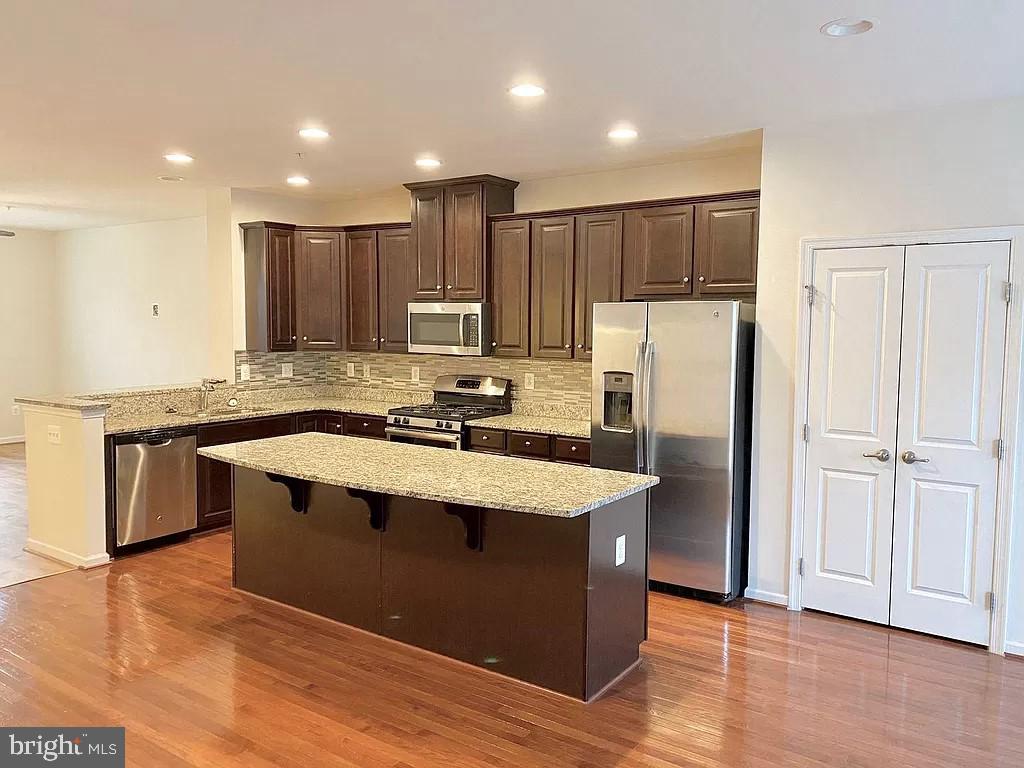 PARKSIDE - Residential