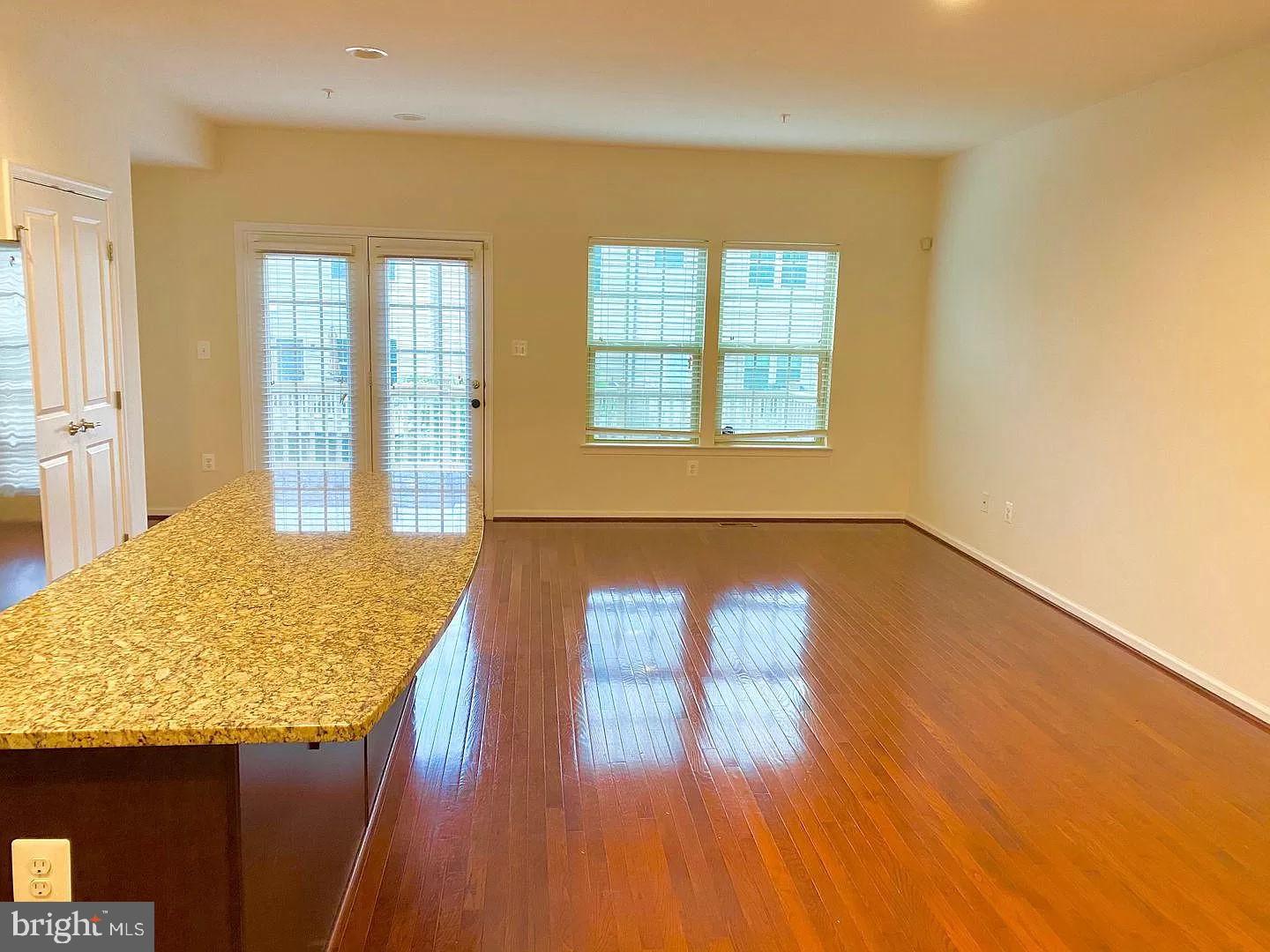 PARKSIDE - Residential