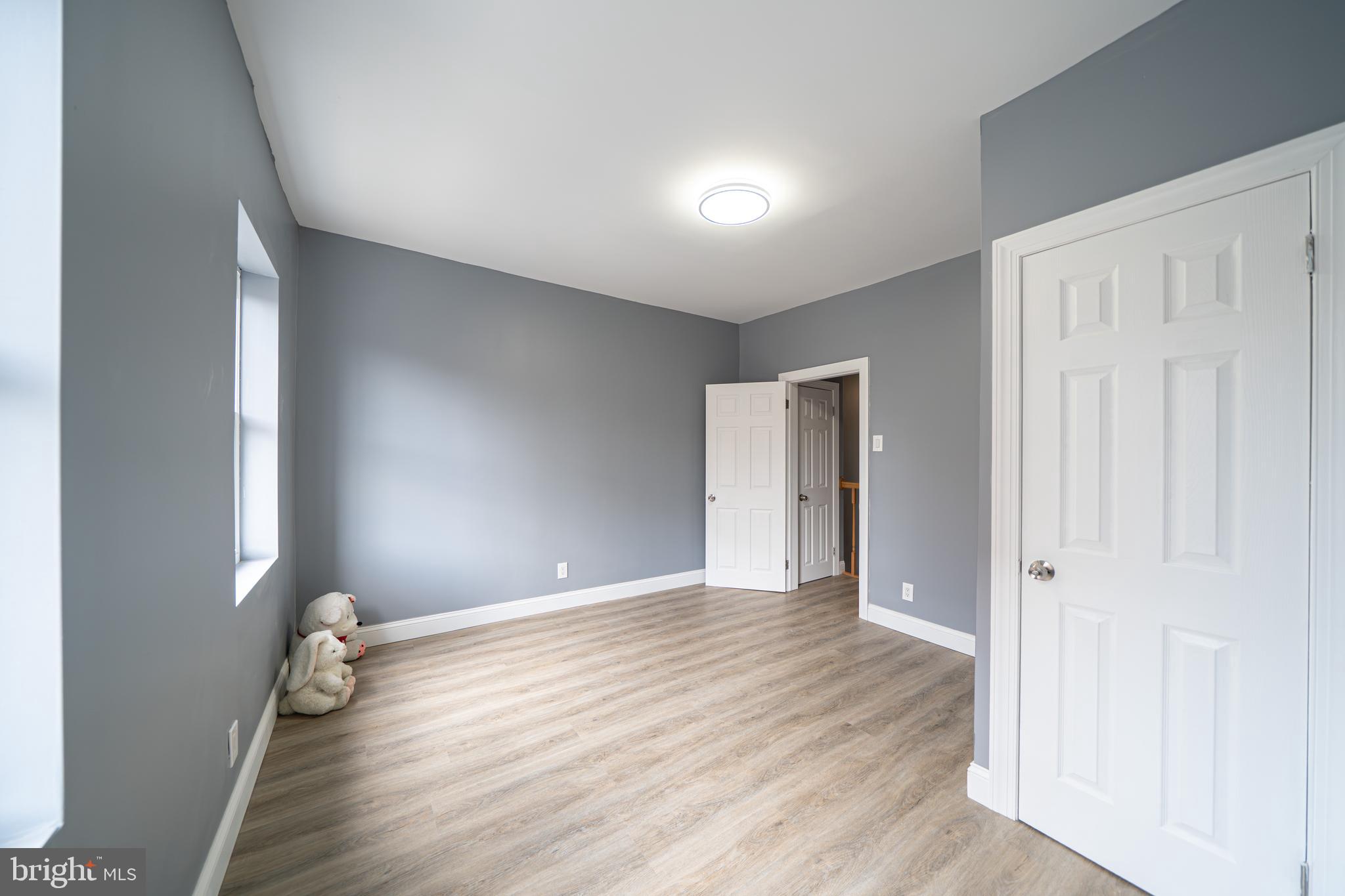 POINT BREEZE - Residential