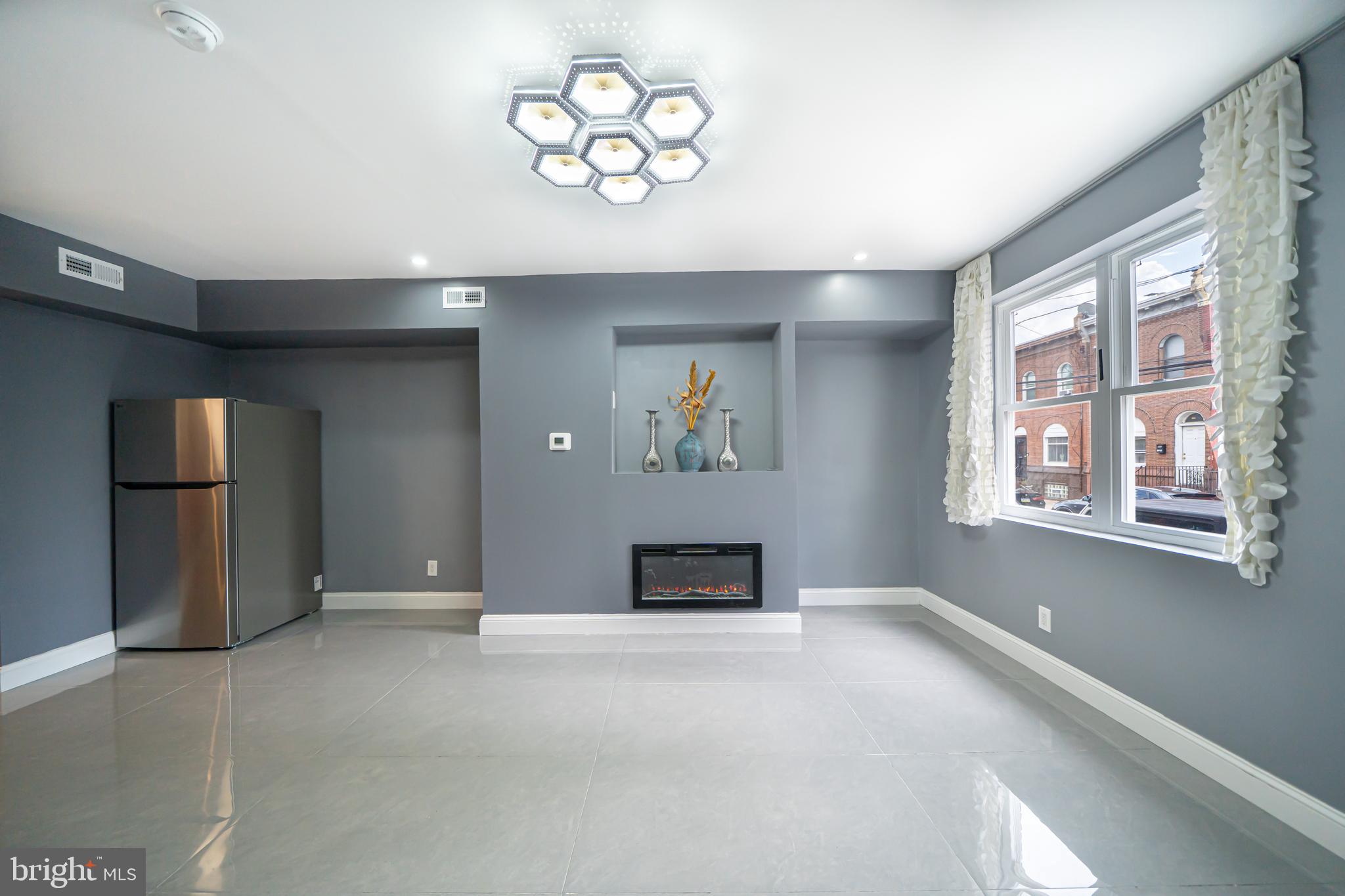 POINT BREEZE - Residential