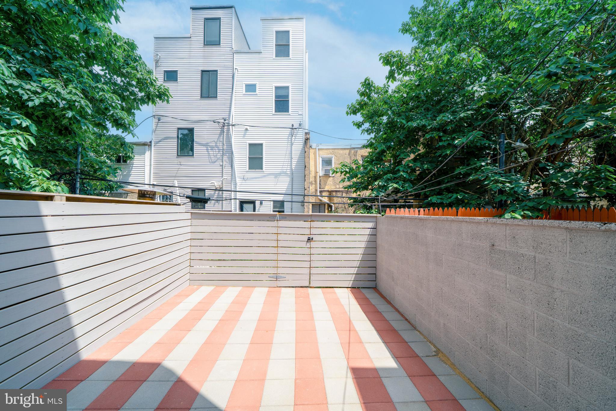 POINT BREEZE - Residential