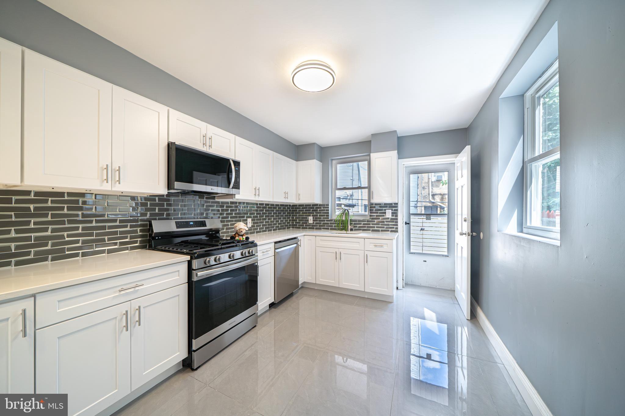 POINT BREEZE - Residential