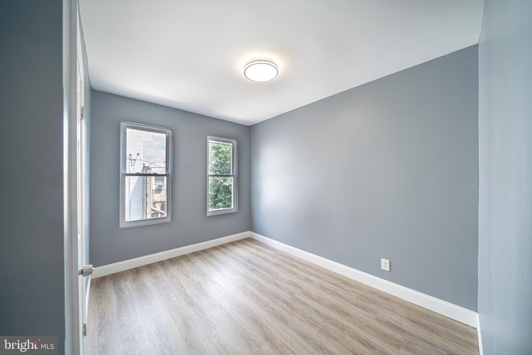 POINT BREEZE - Residential