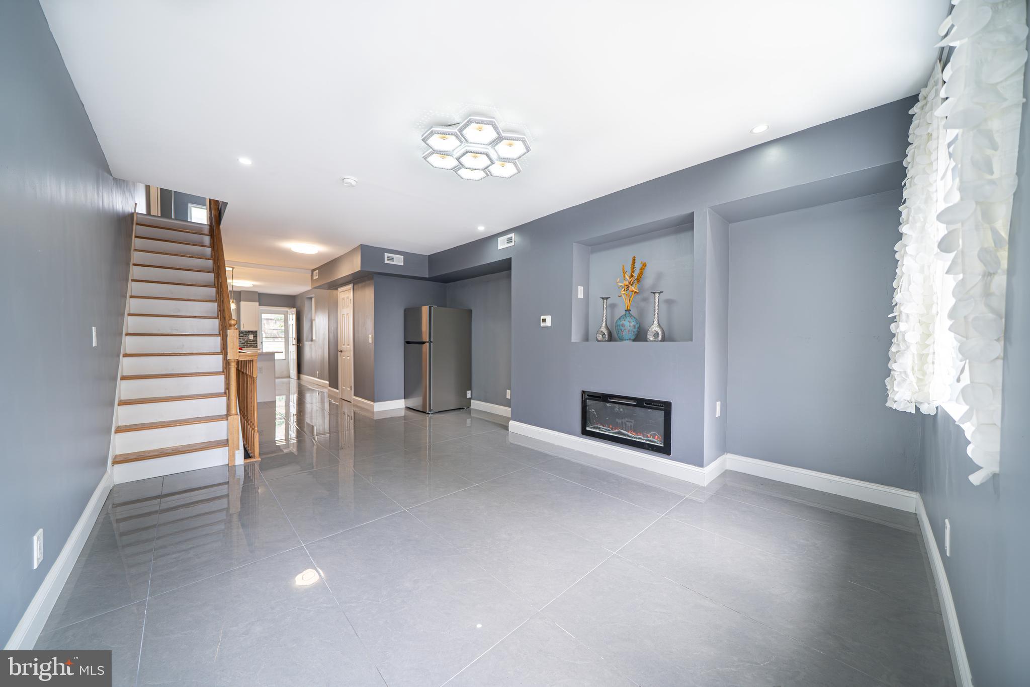 POINT BREEZE - Residential