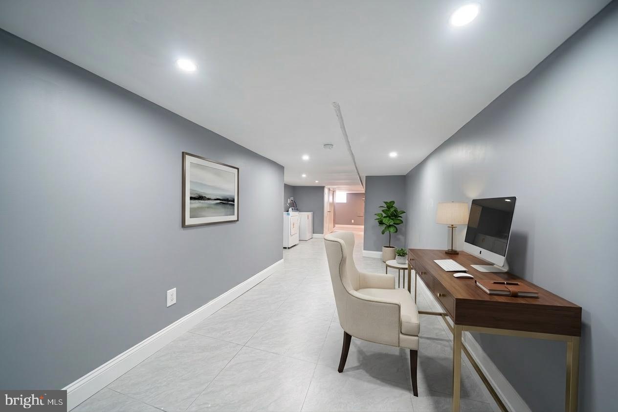 POINT BREEZE - Residential