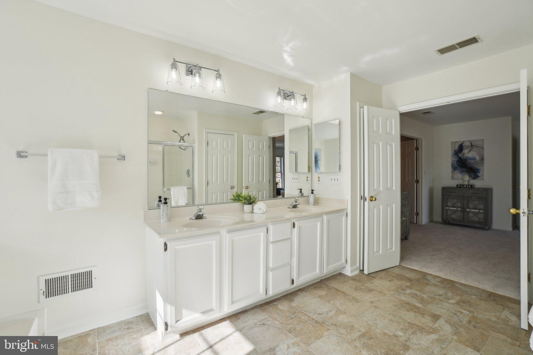 MANORS OF LEESBURG - Residential