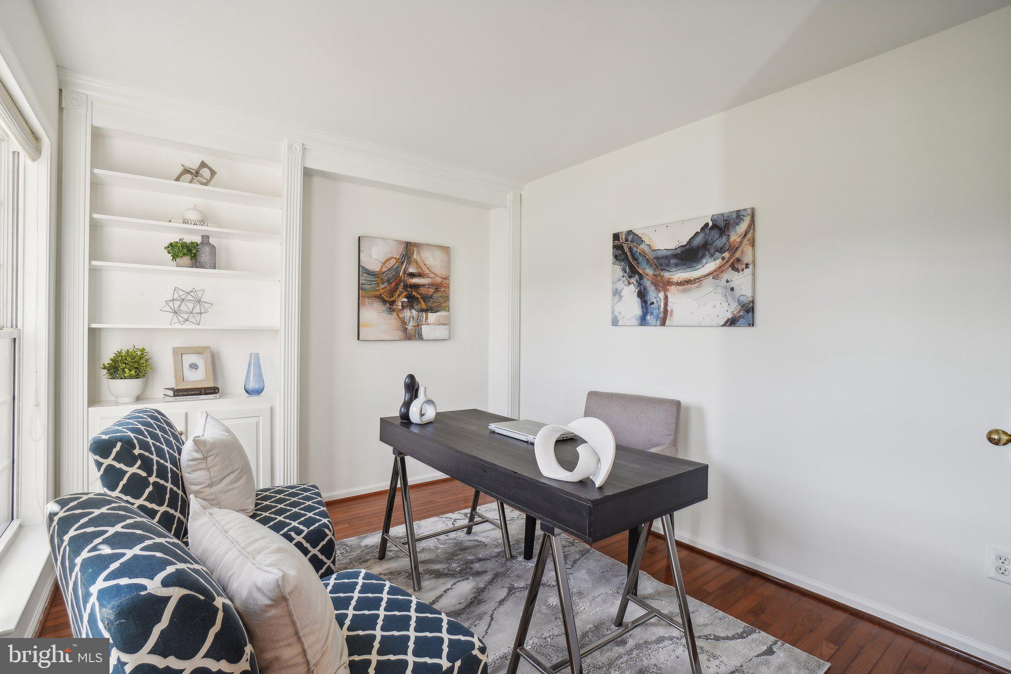 MANORS OF LEESBURG - Residential