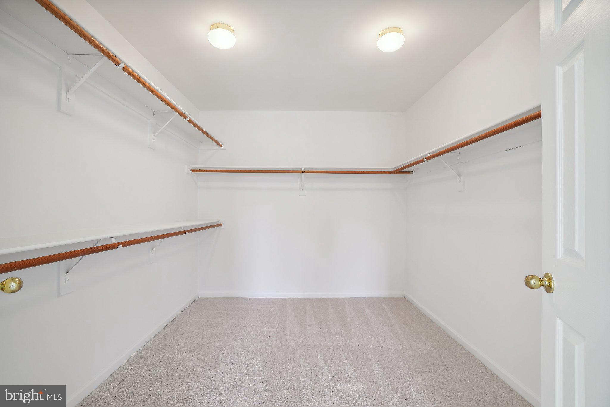 MANORS OF LEESBURG - Residential