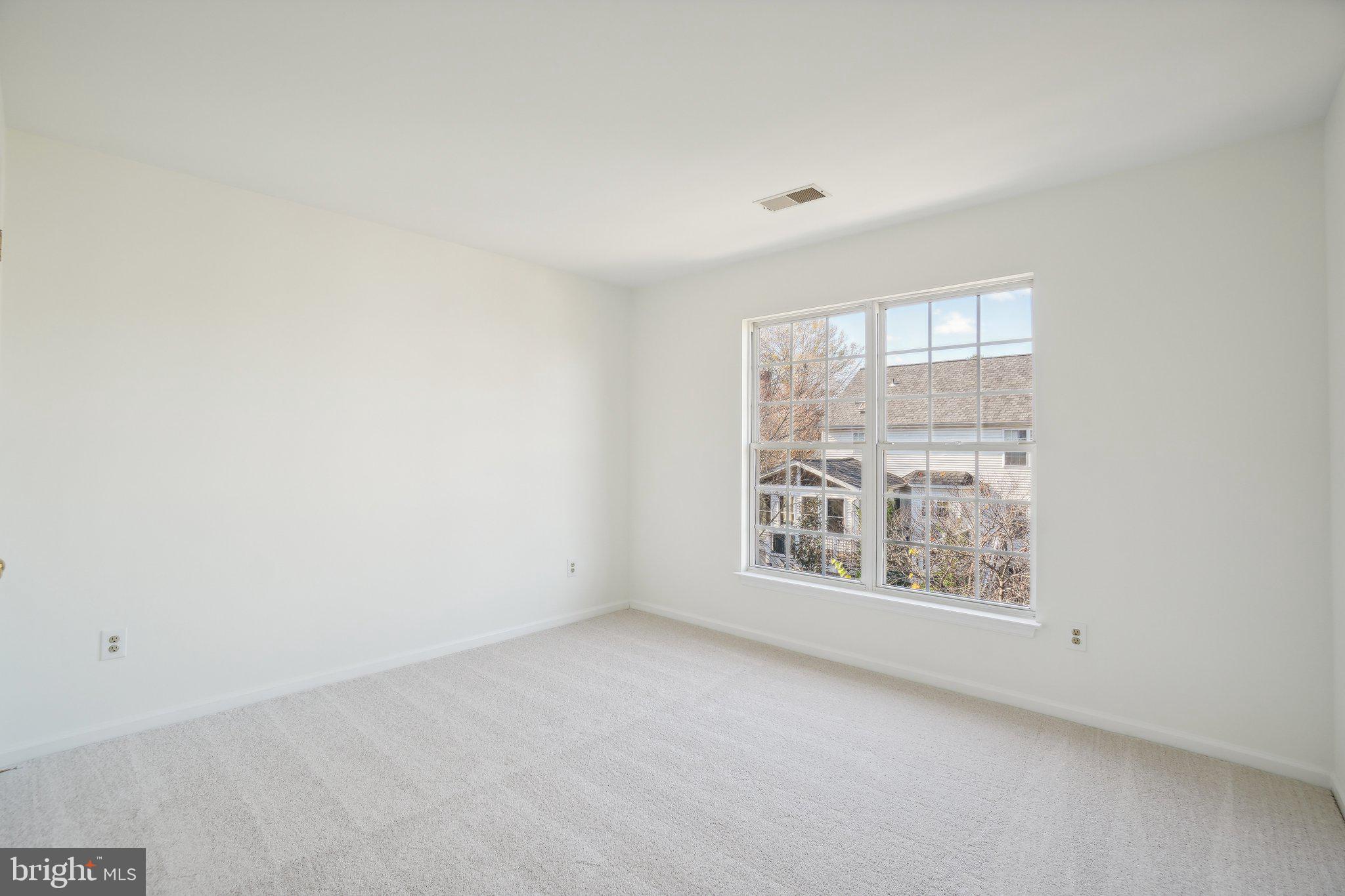 MANORS OF LEESBURG - Residential