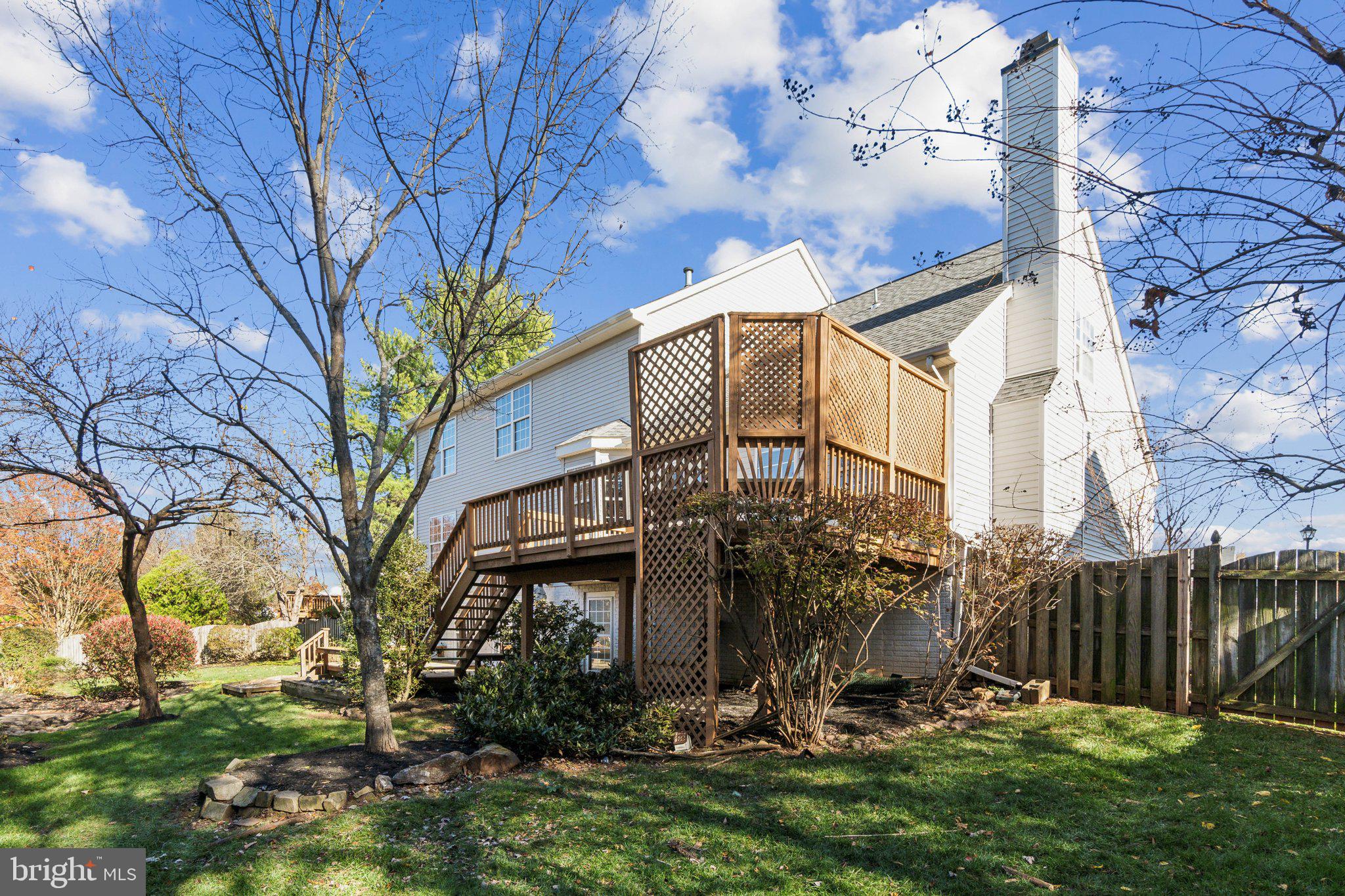 MANORS OF LEESBURG - Residential