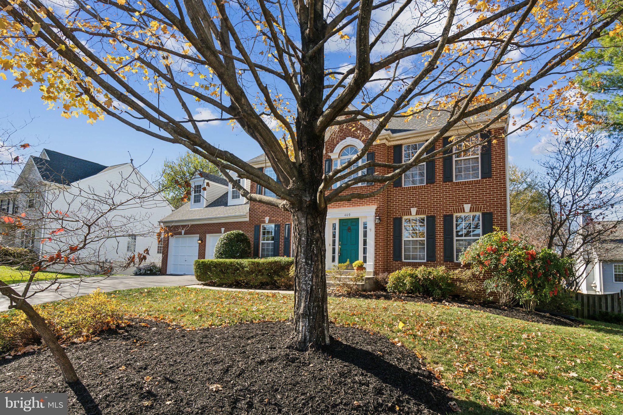 MANORS OF LEESBURG - Residential