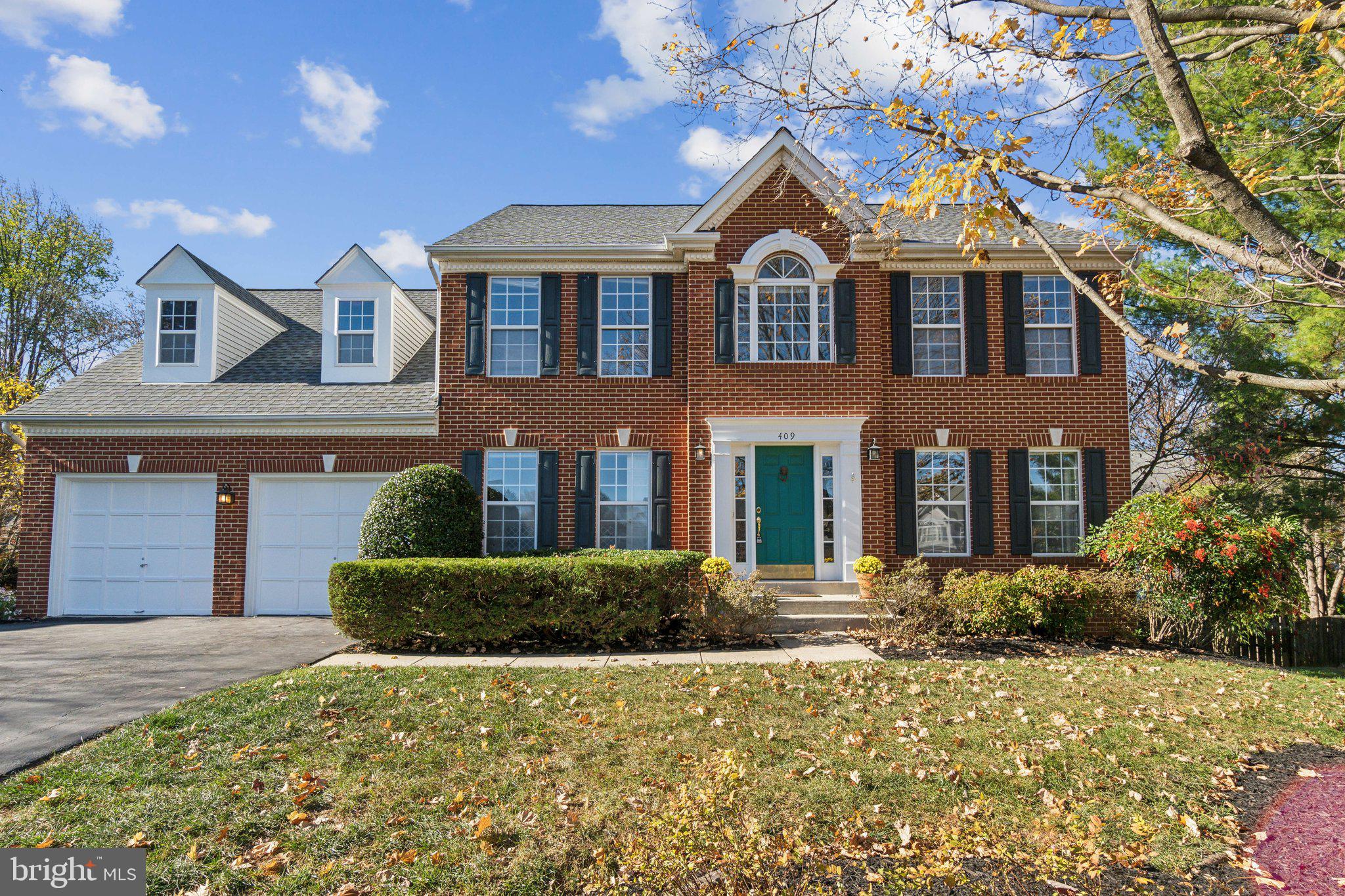 MANORS OF LEESBURG - Residential