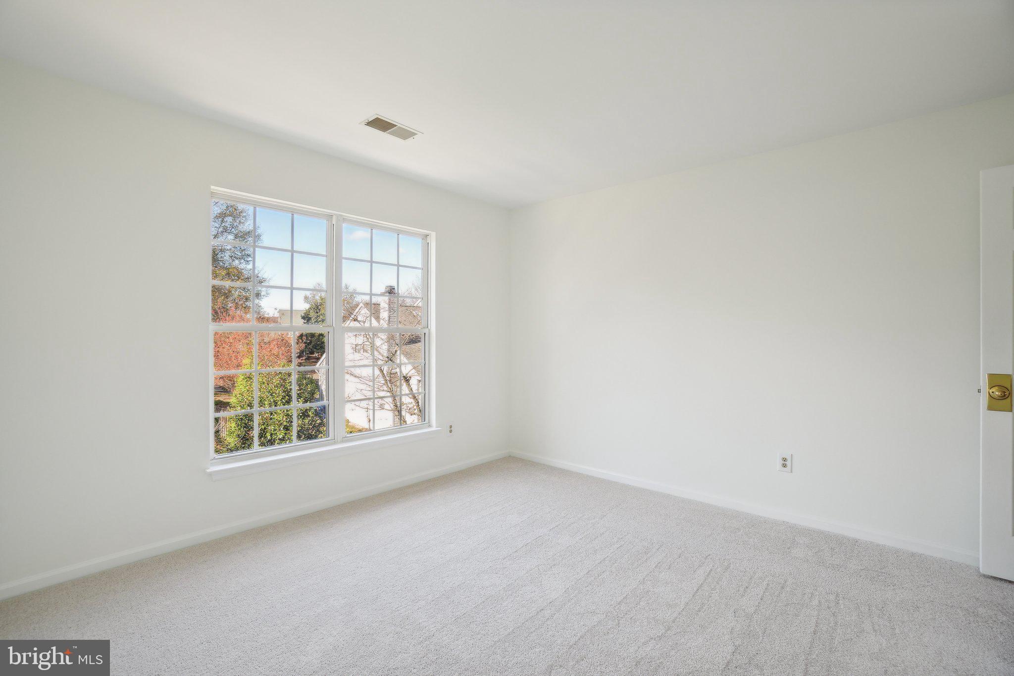 MANORS OF LEESBURG - Residential