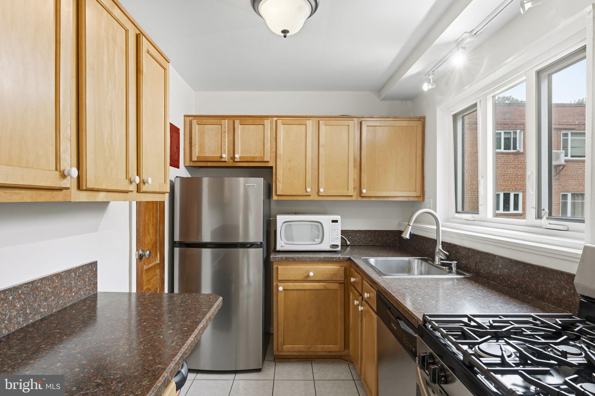 10413 MONTROSE AVENUE 10413