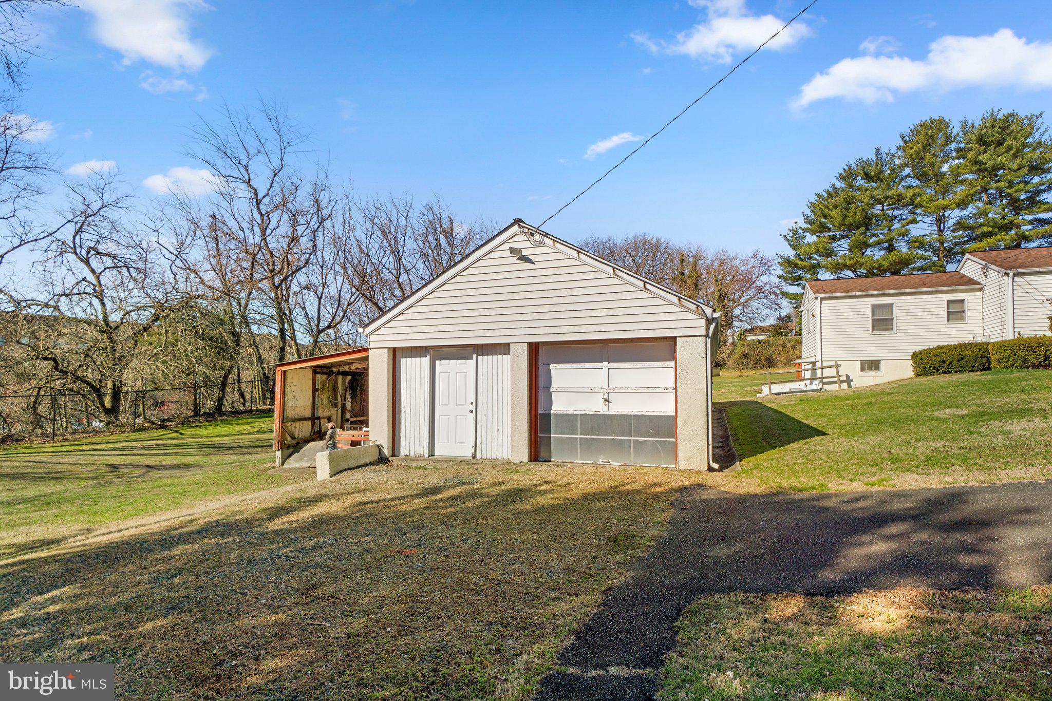 CARNEY GROVE - Residential