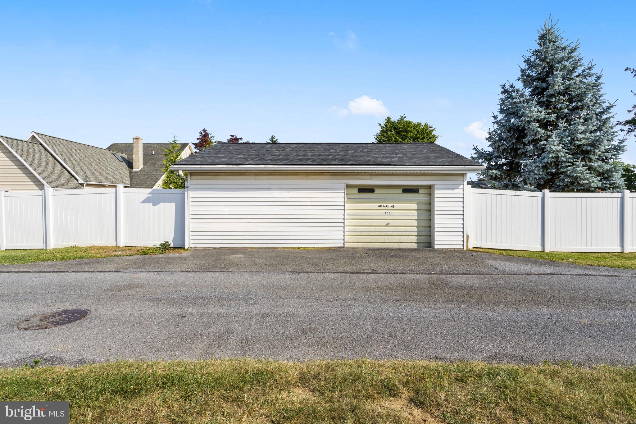 PALMDALE - Residential