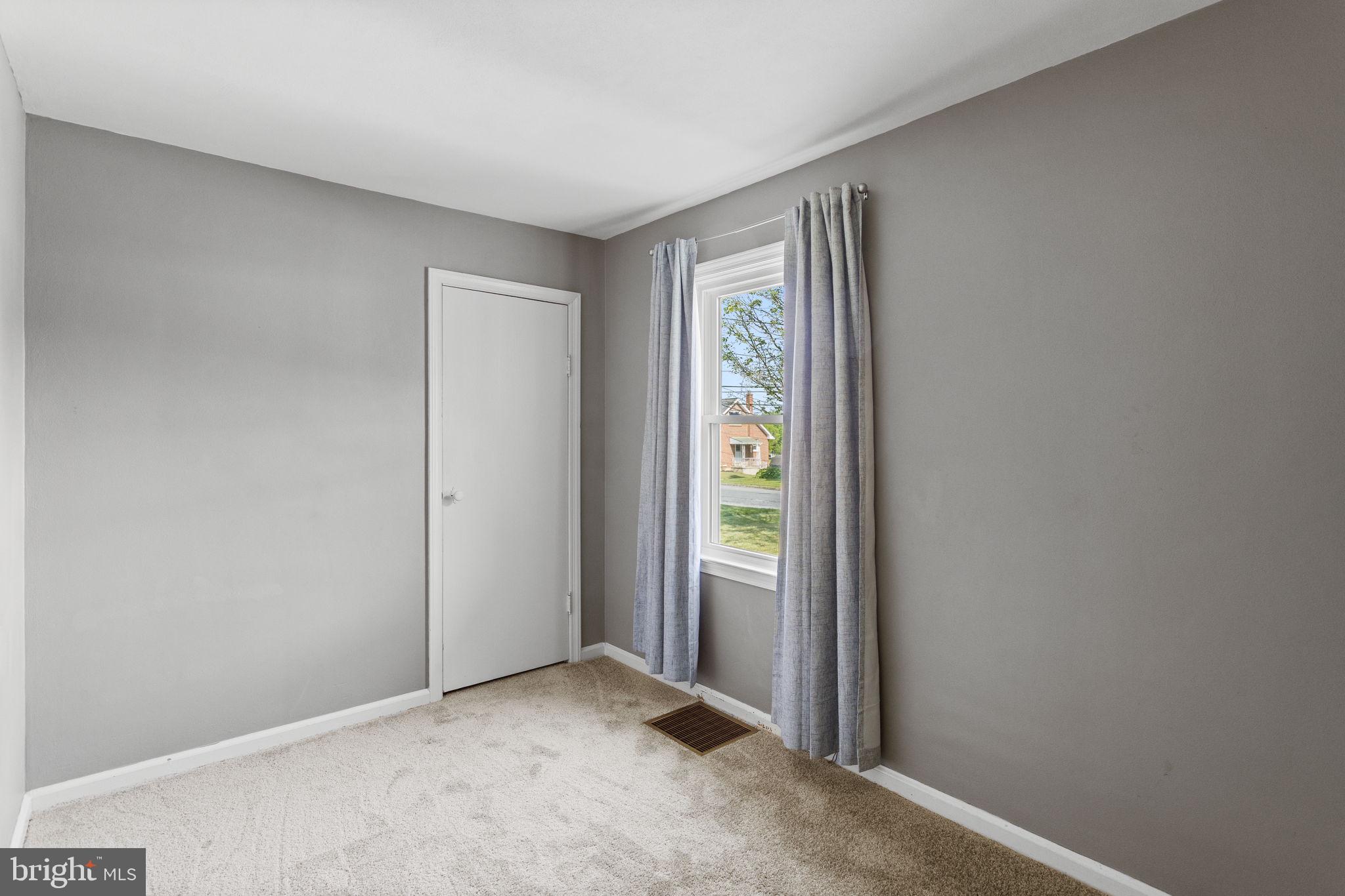 PALMDALE - Residential