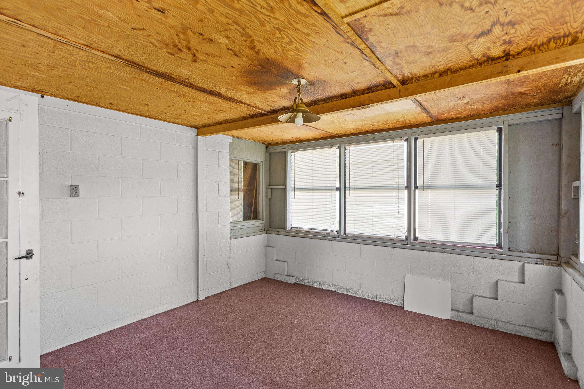 PALMDALE - Residential