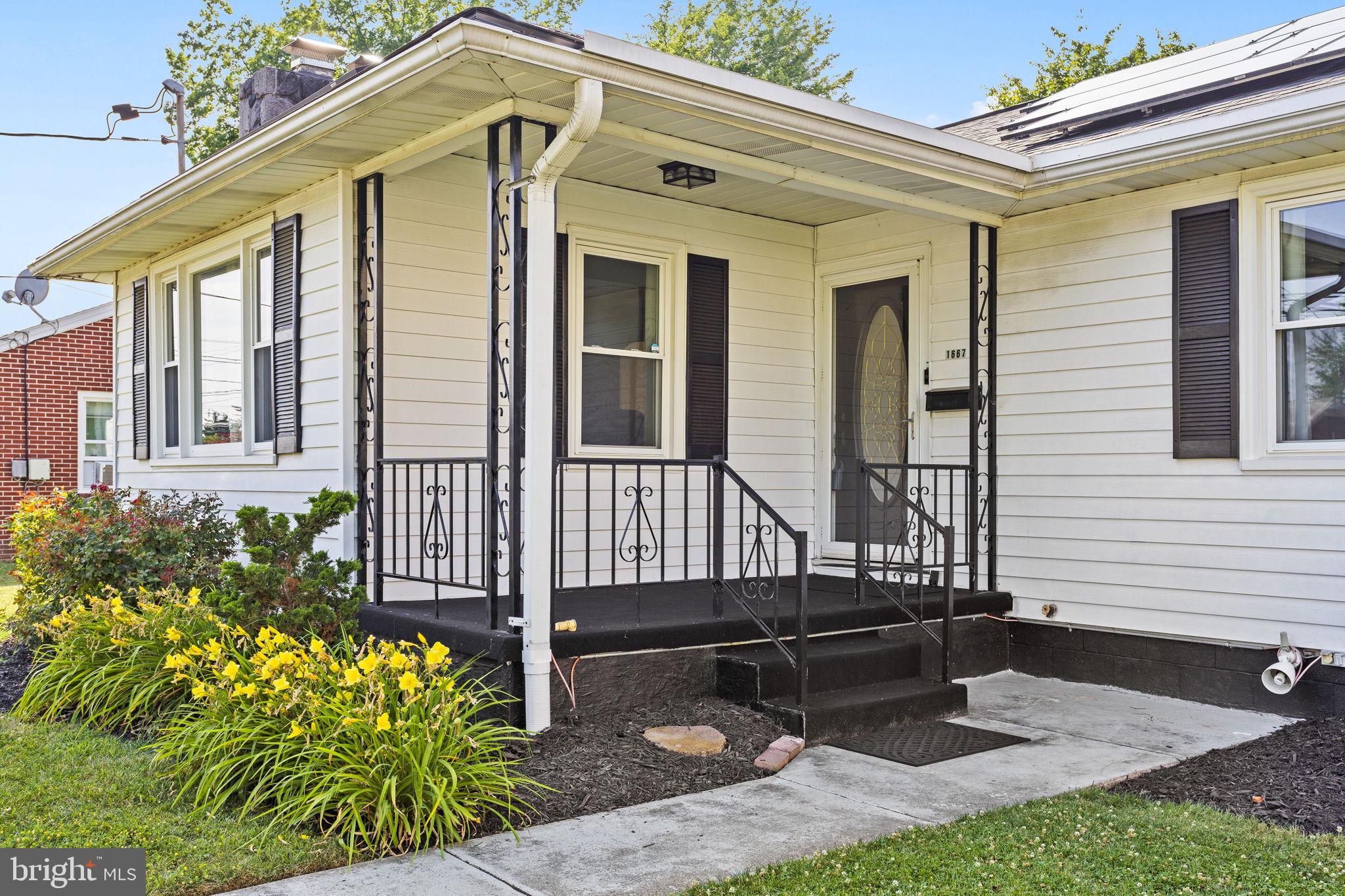 PALMDALE - Residential