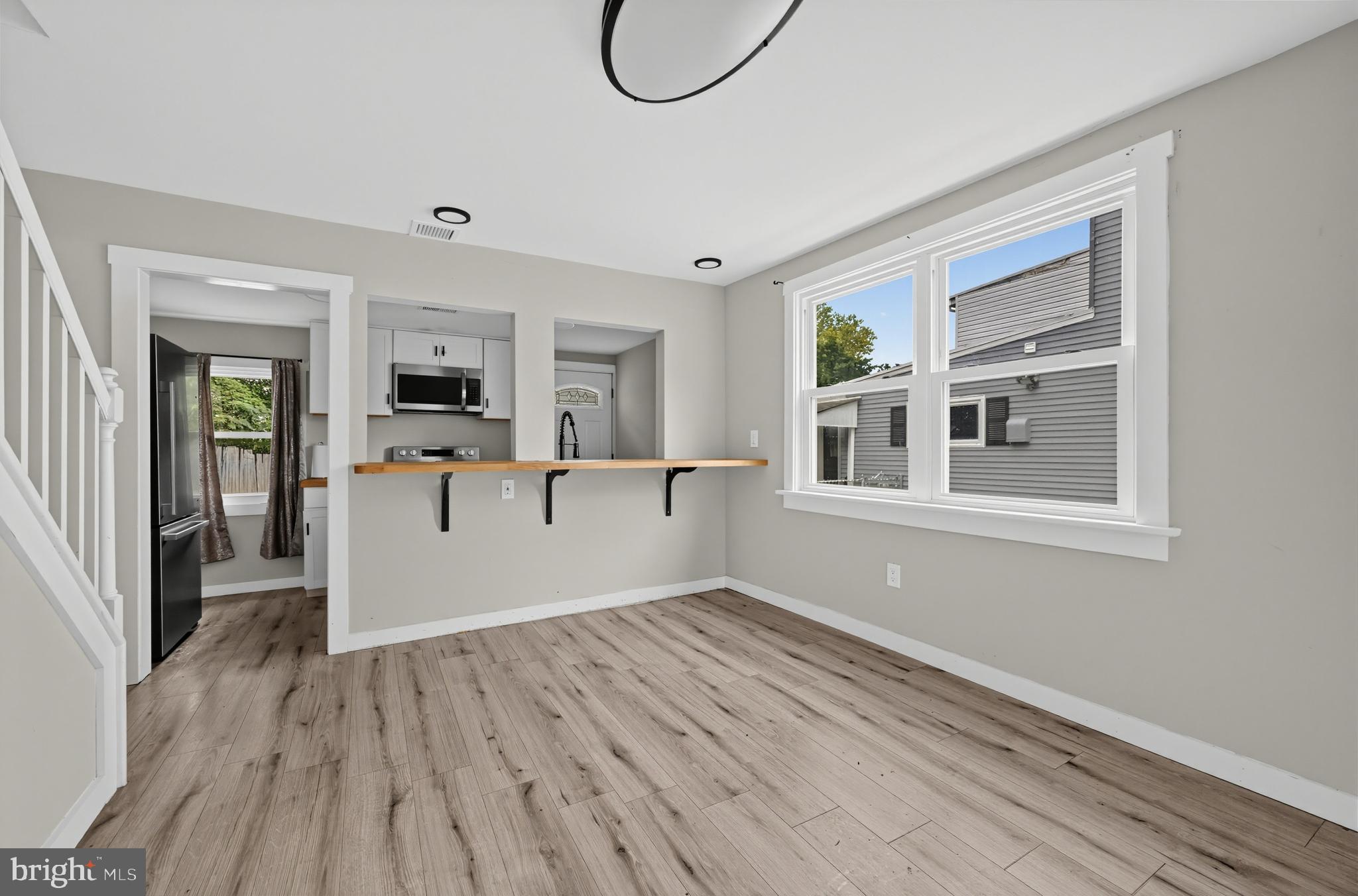 833 W 2ND STREET - Photo 4