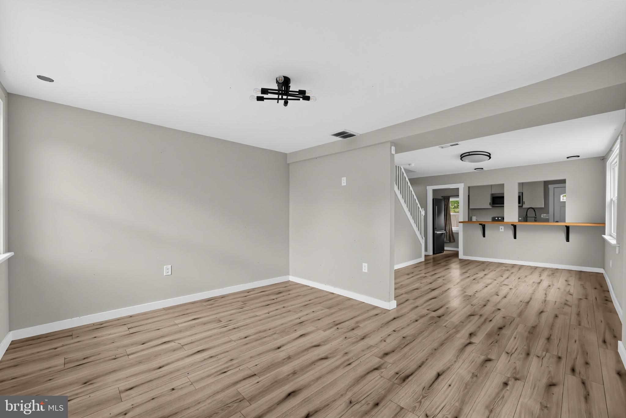 833 W 2ND STREET