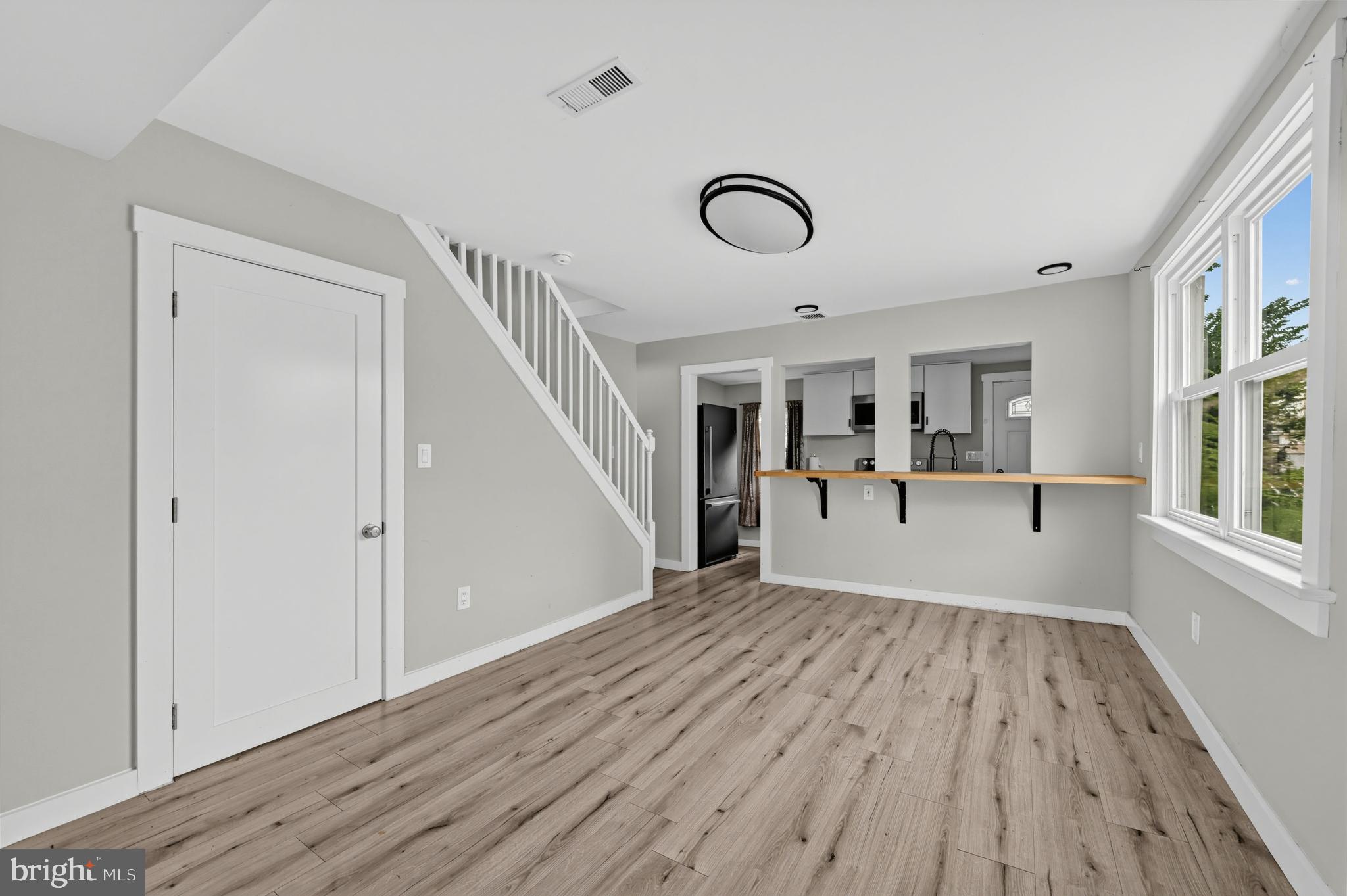 833 W 2ND STREET - Photo 3