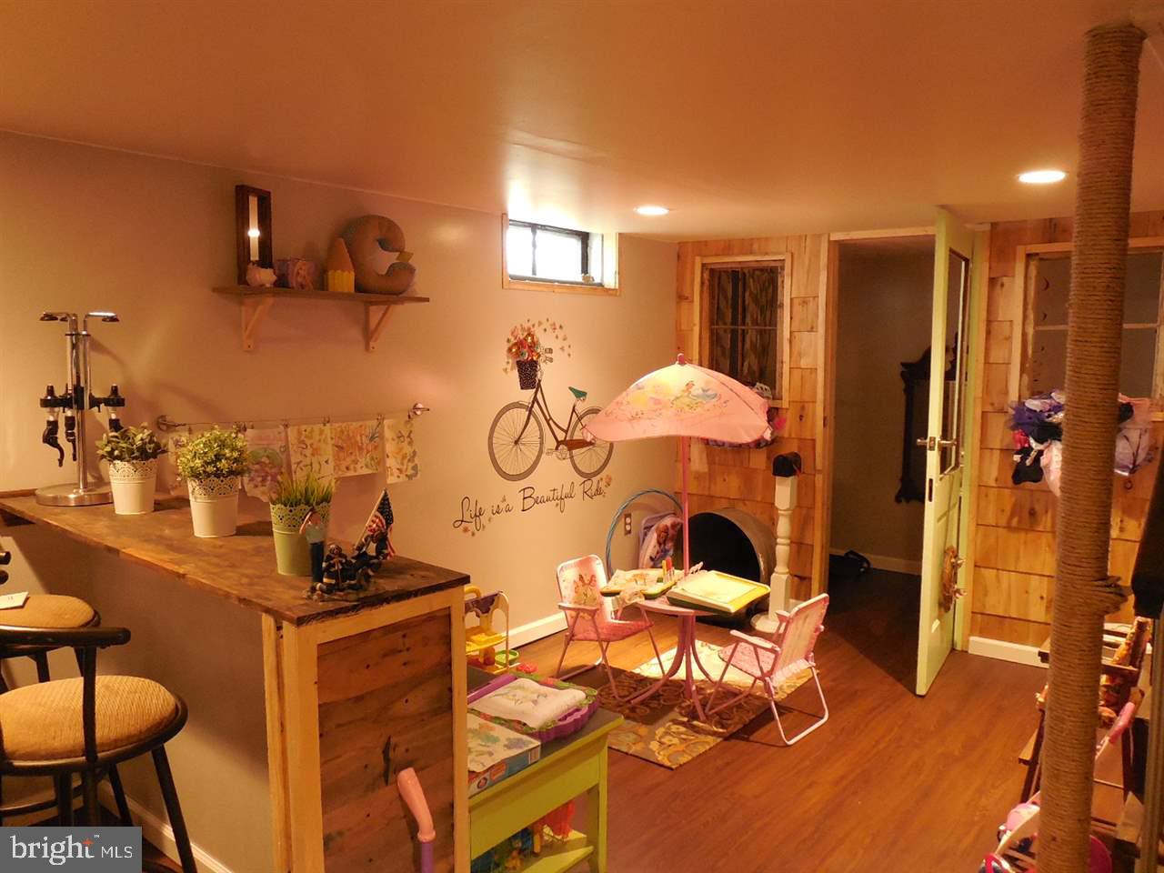HILL-N-DALE/AVONDALE - Residential