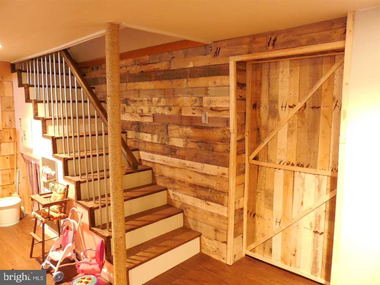 HILL-N-DALE/AVONDALE - Residential