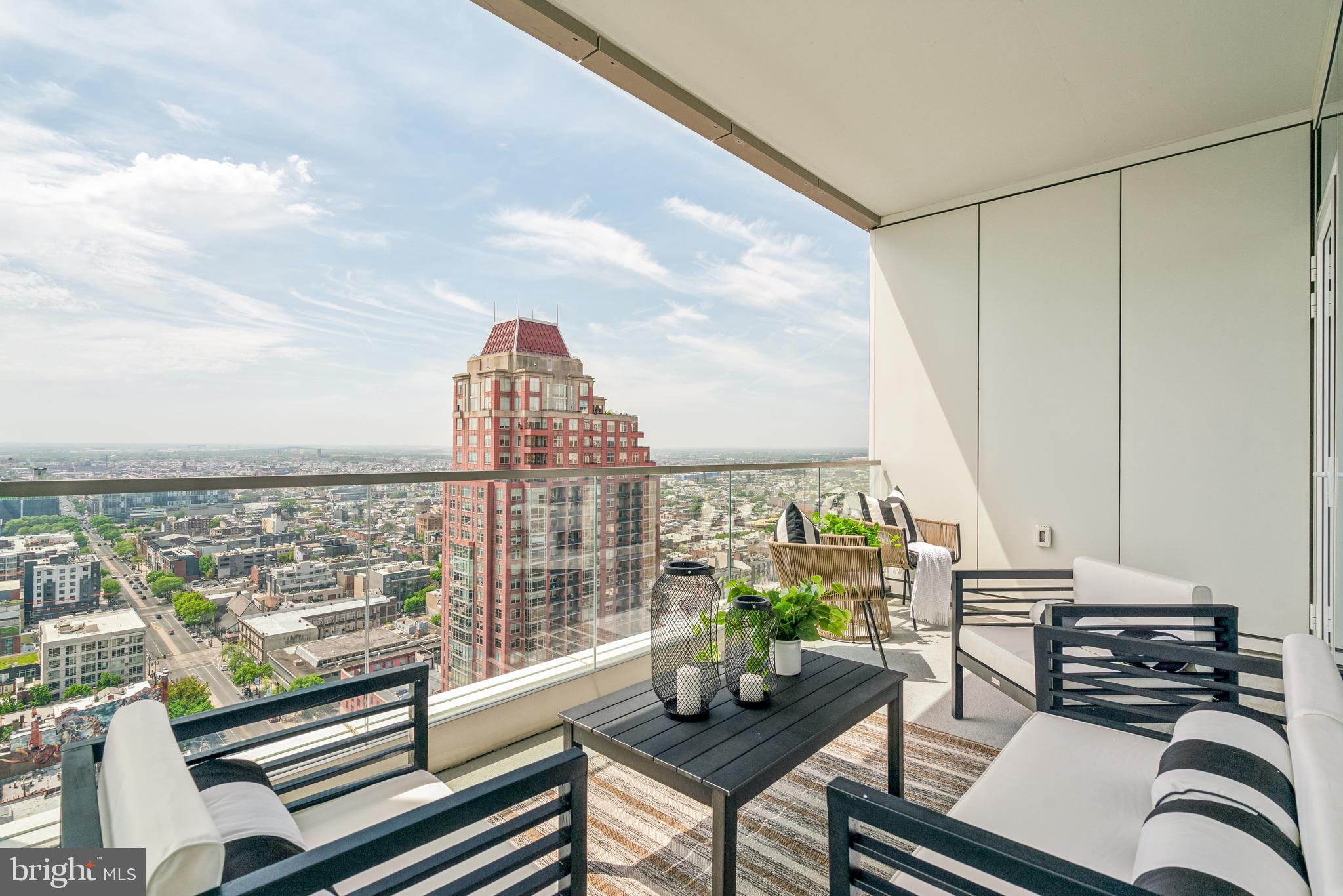 AVENUE OF THE ARTS - Residential