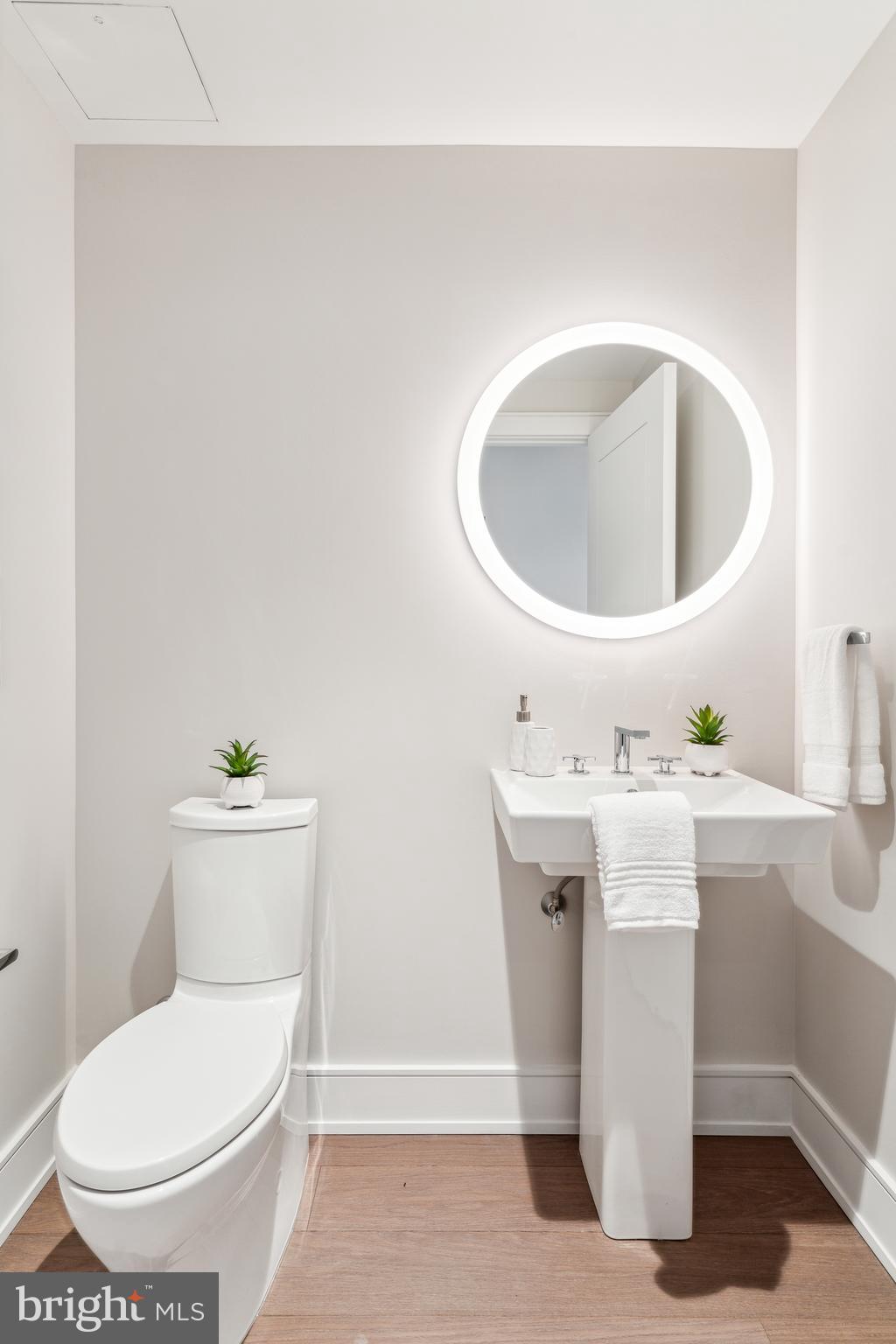 AVENUE OF THE ARTS - Residential