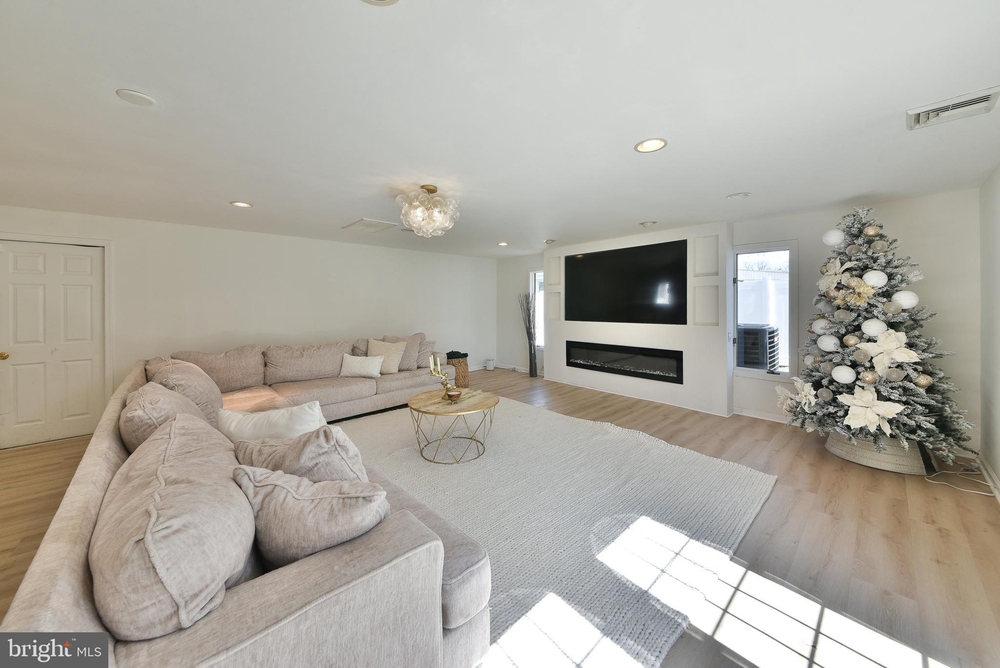 ELLERSIDE - Residential