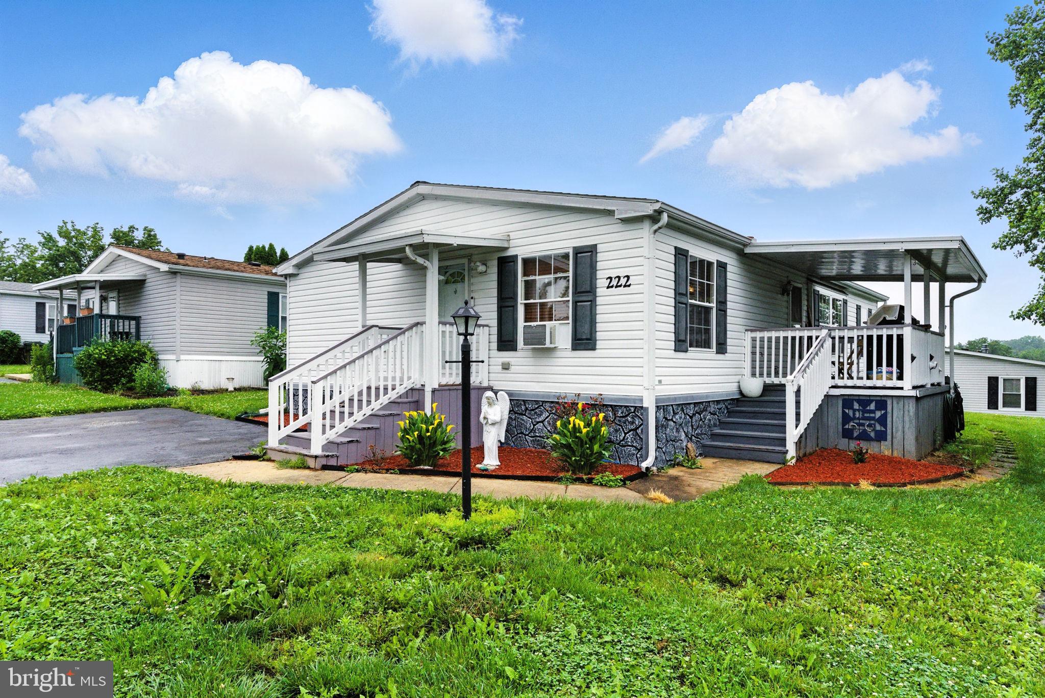 222 LONGWOOD COURT W