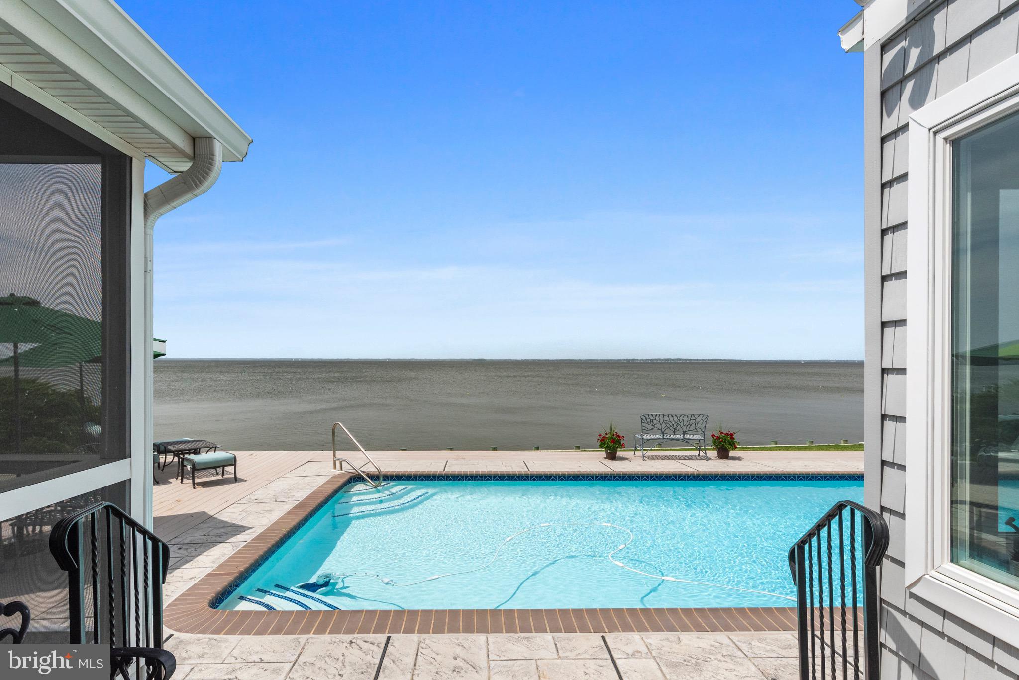 QUEEN ANNE COLONY - Residential