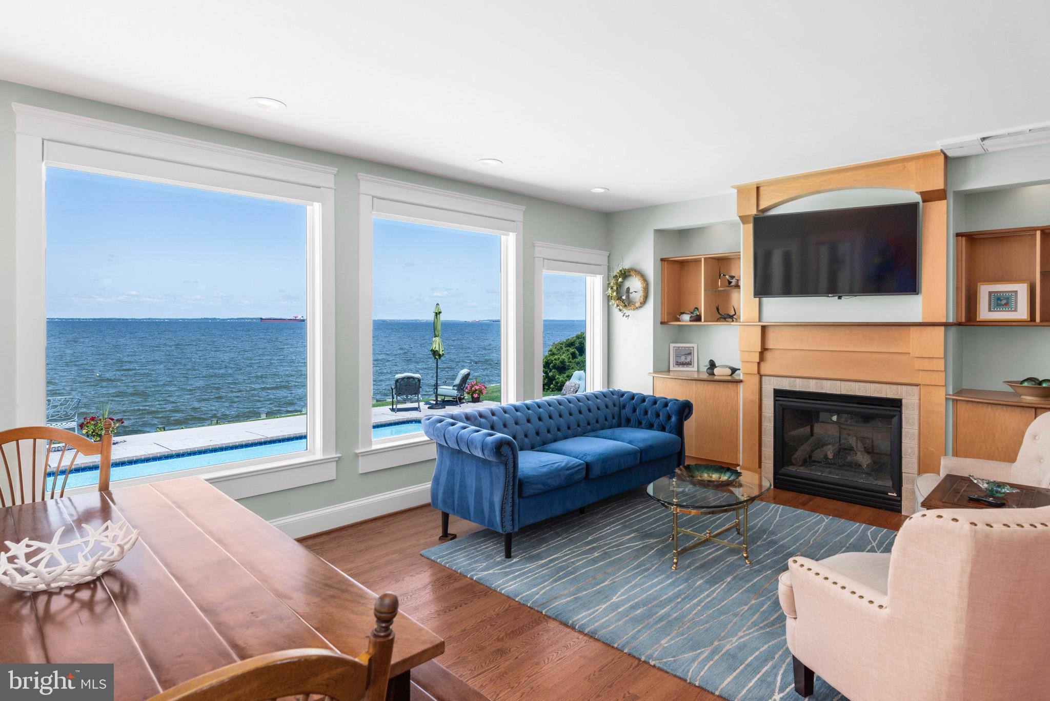 QUEEN ANNE COLONY - Residential