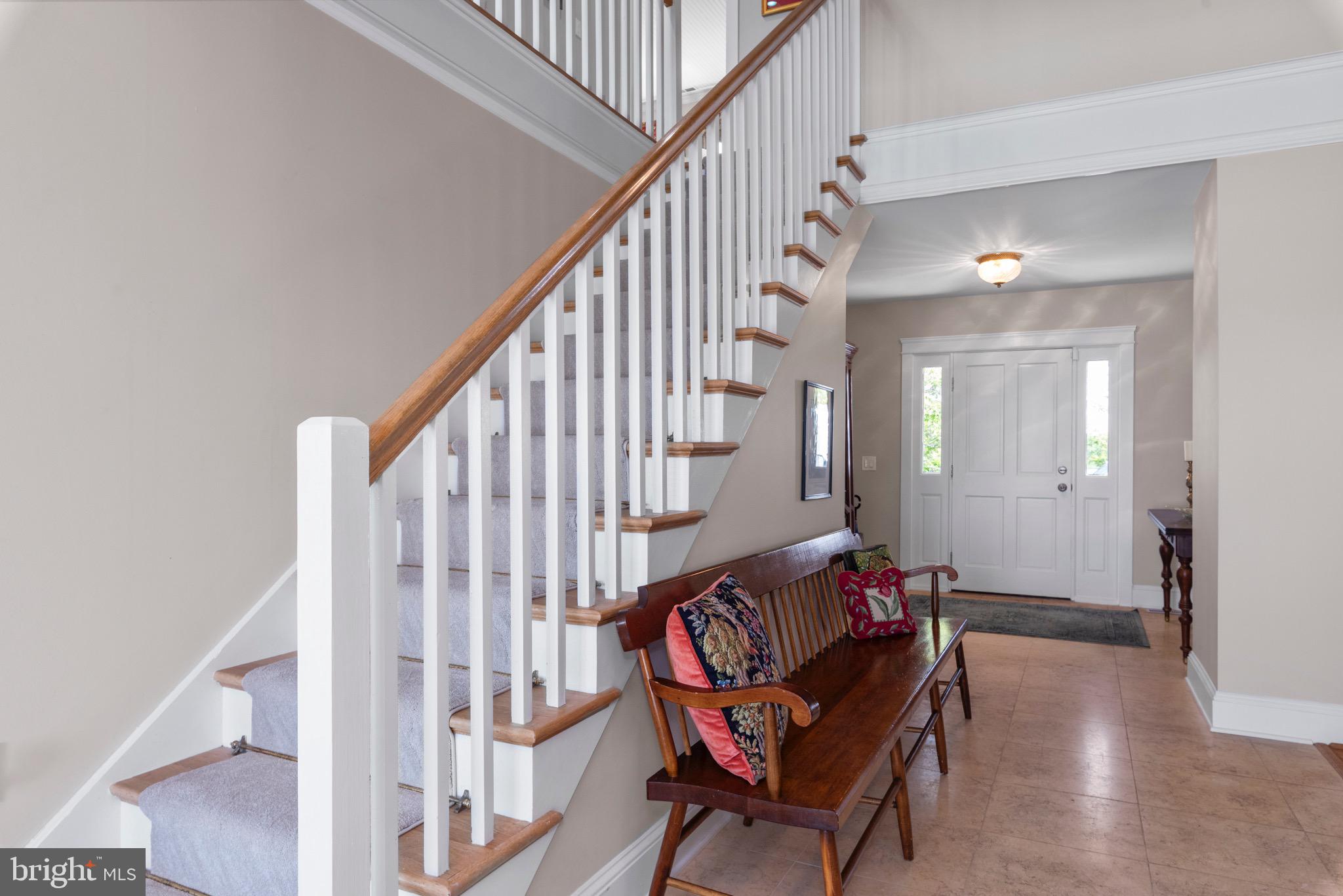 QUEEN ANNE COLONY - Residential