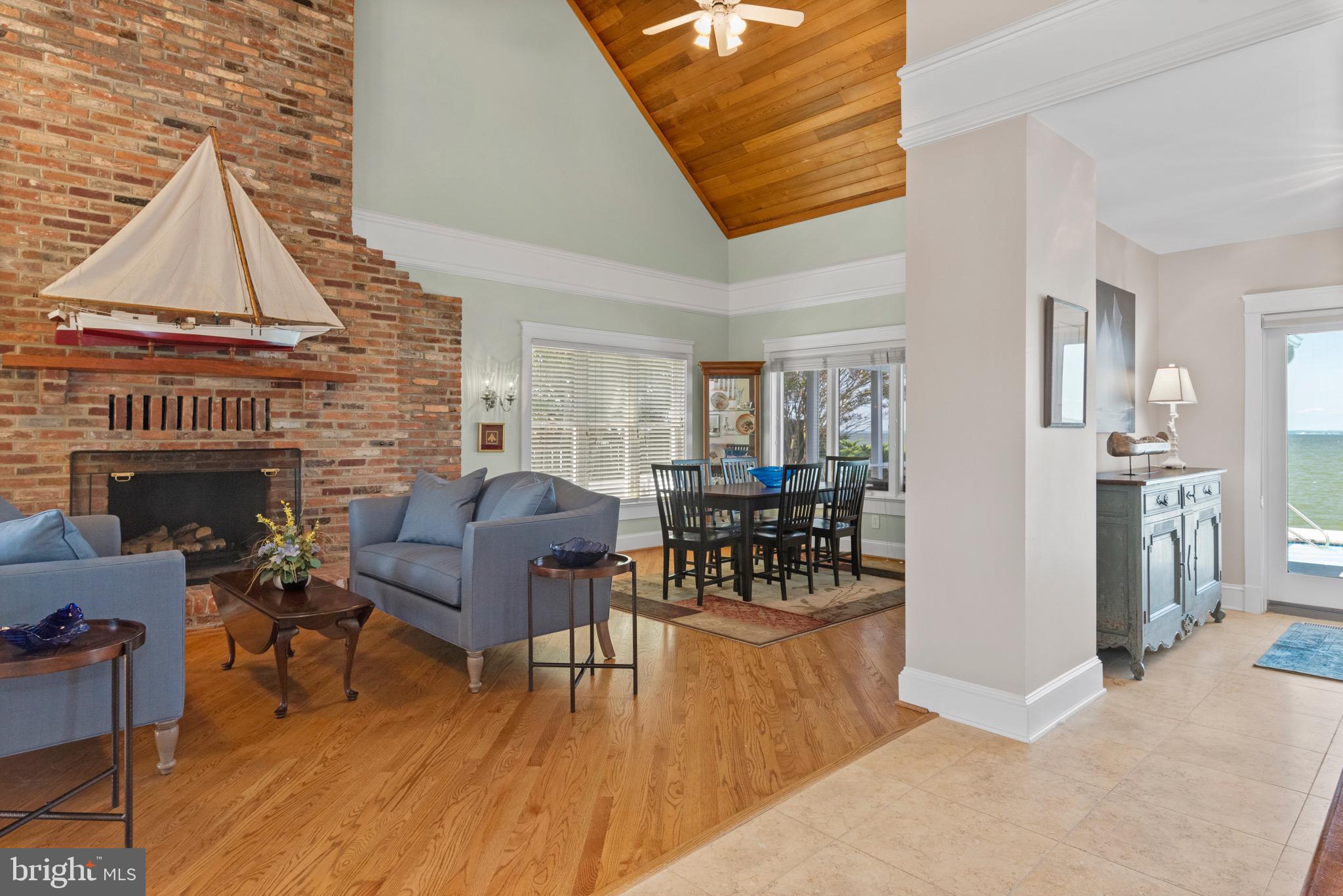 QUEEN ANNE COLONY - Residential