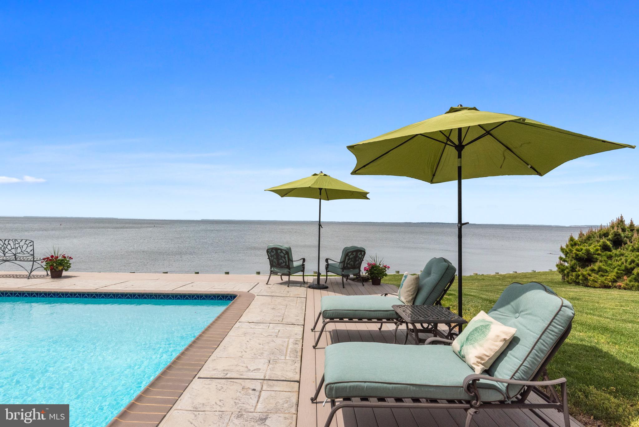 QUEEN ANNE COLONY - Residential