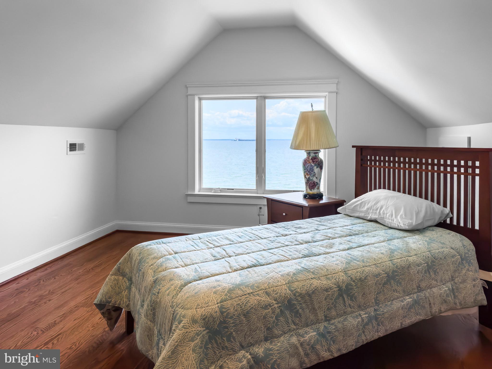 QUEEN ANNE COLONY - Residential