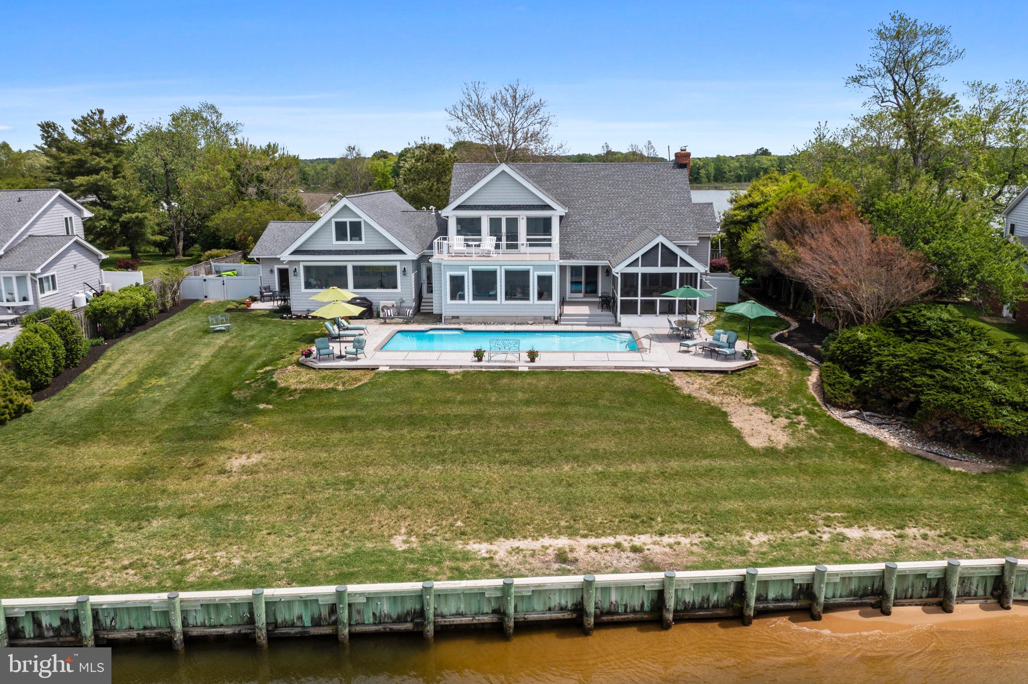 QUEEN ANNE COLONY - Residential