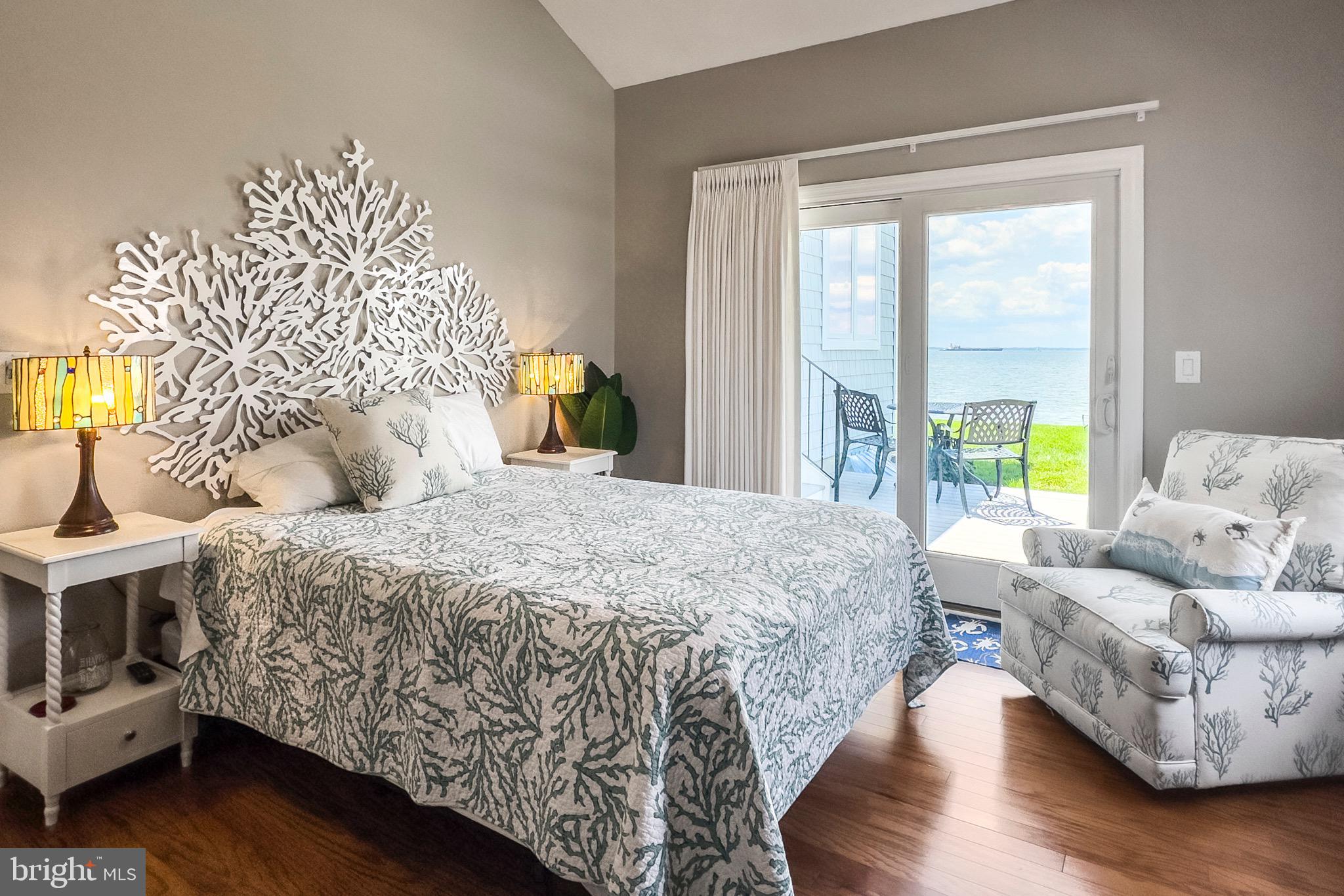 QUEEN ANNE COLONY - Residential