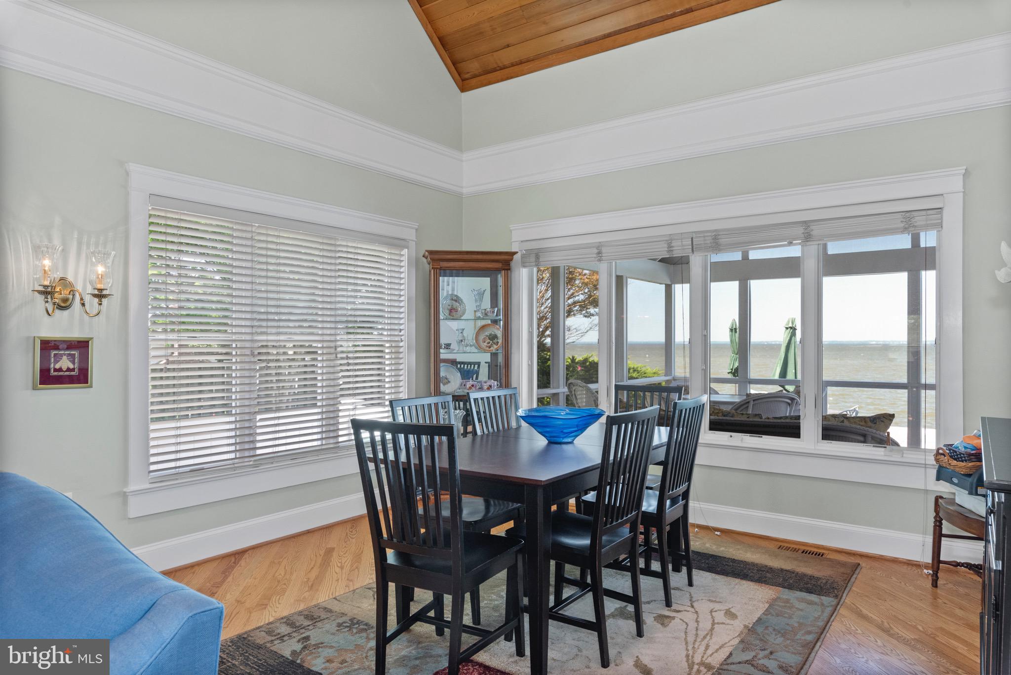 QUEEN ANNE COLONY - Residential