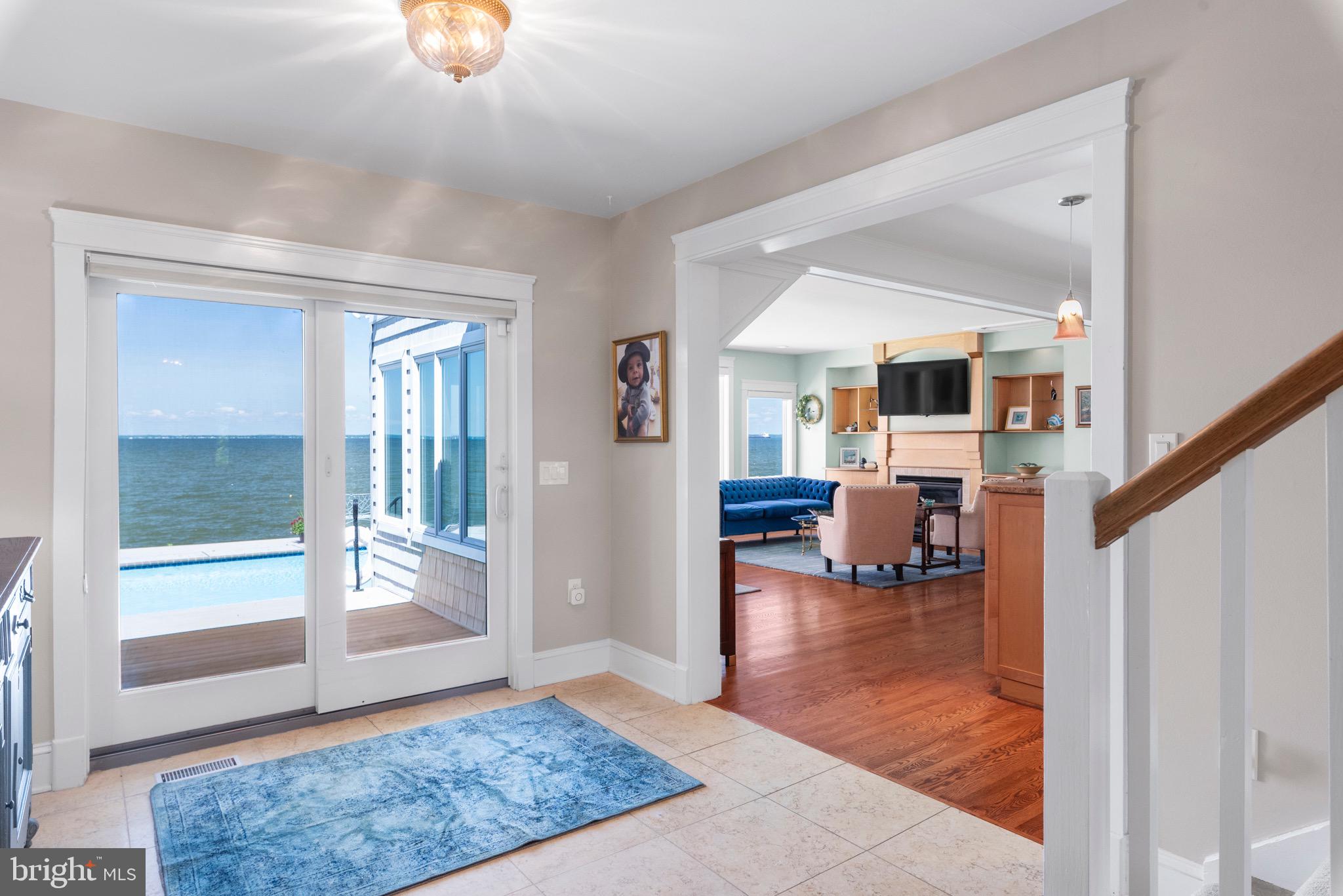 QUEEN ANNE COLONY - Residential