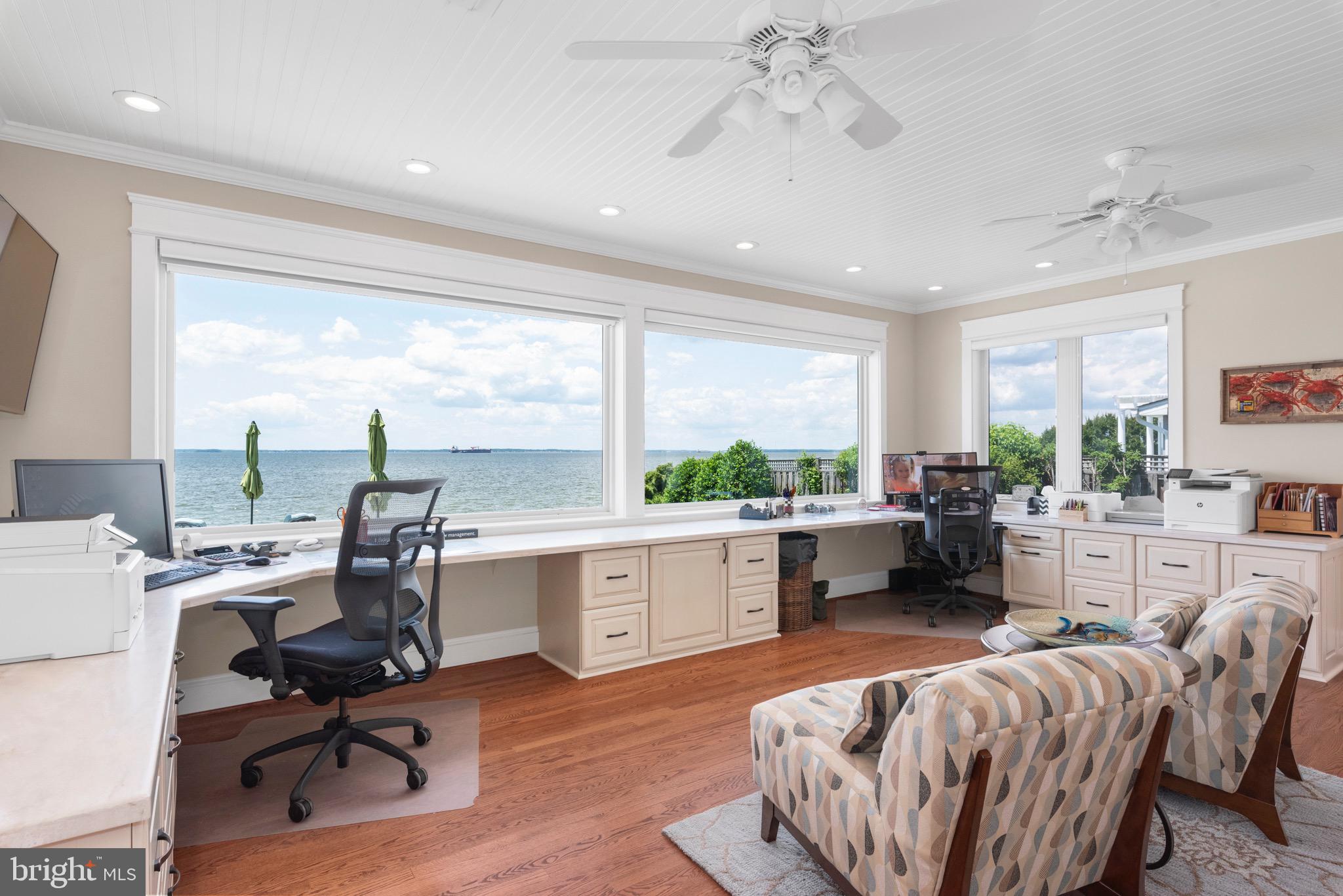 QUEEN ANNE COLONY - Residential