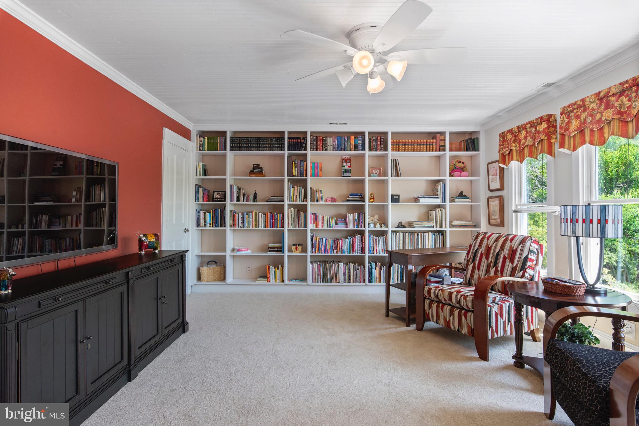 QUEEN ANNE COLONY - Residential