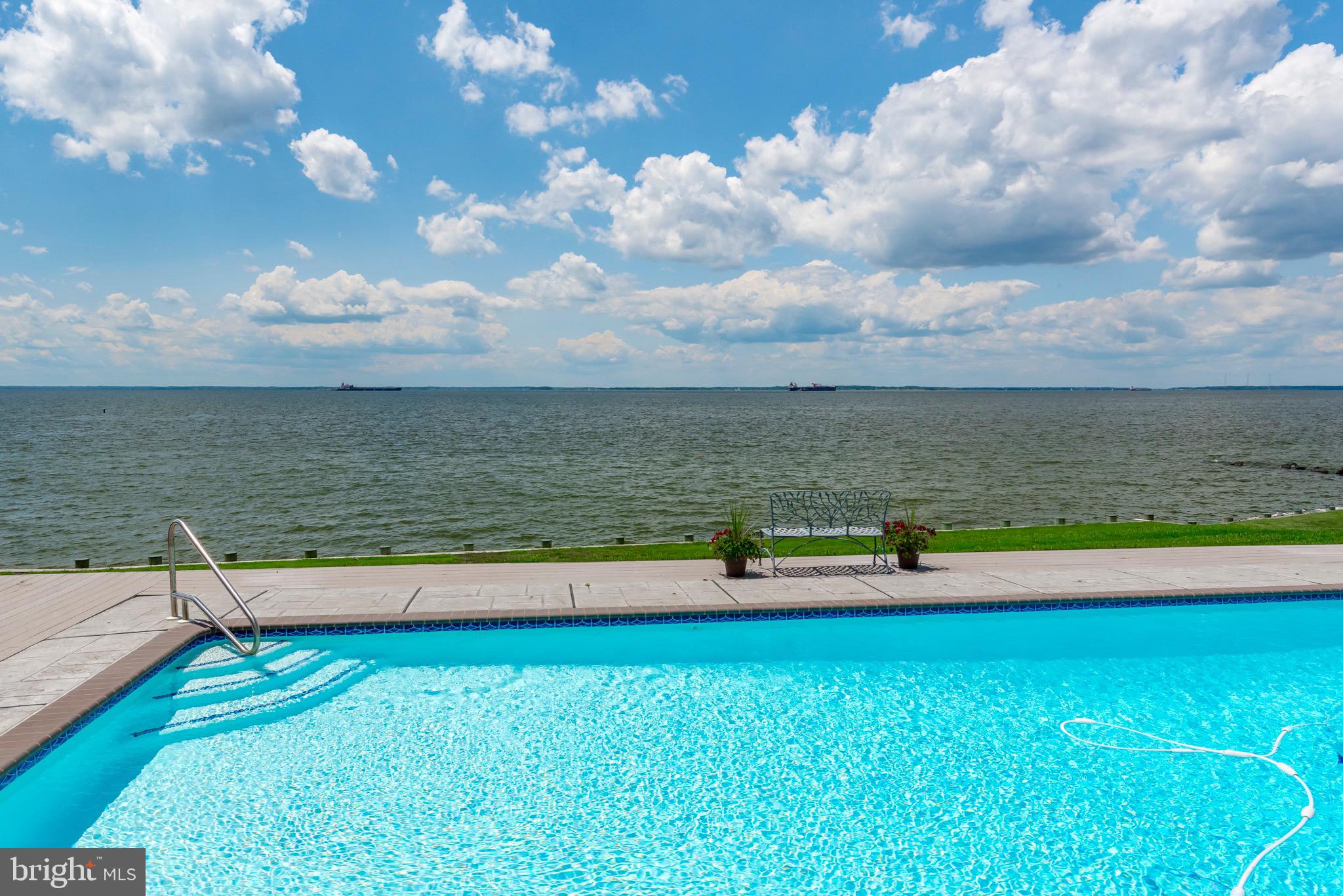 QUEEN ANNE COLONY - Residential