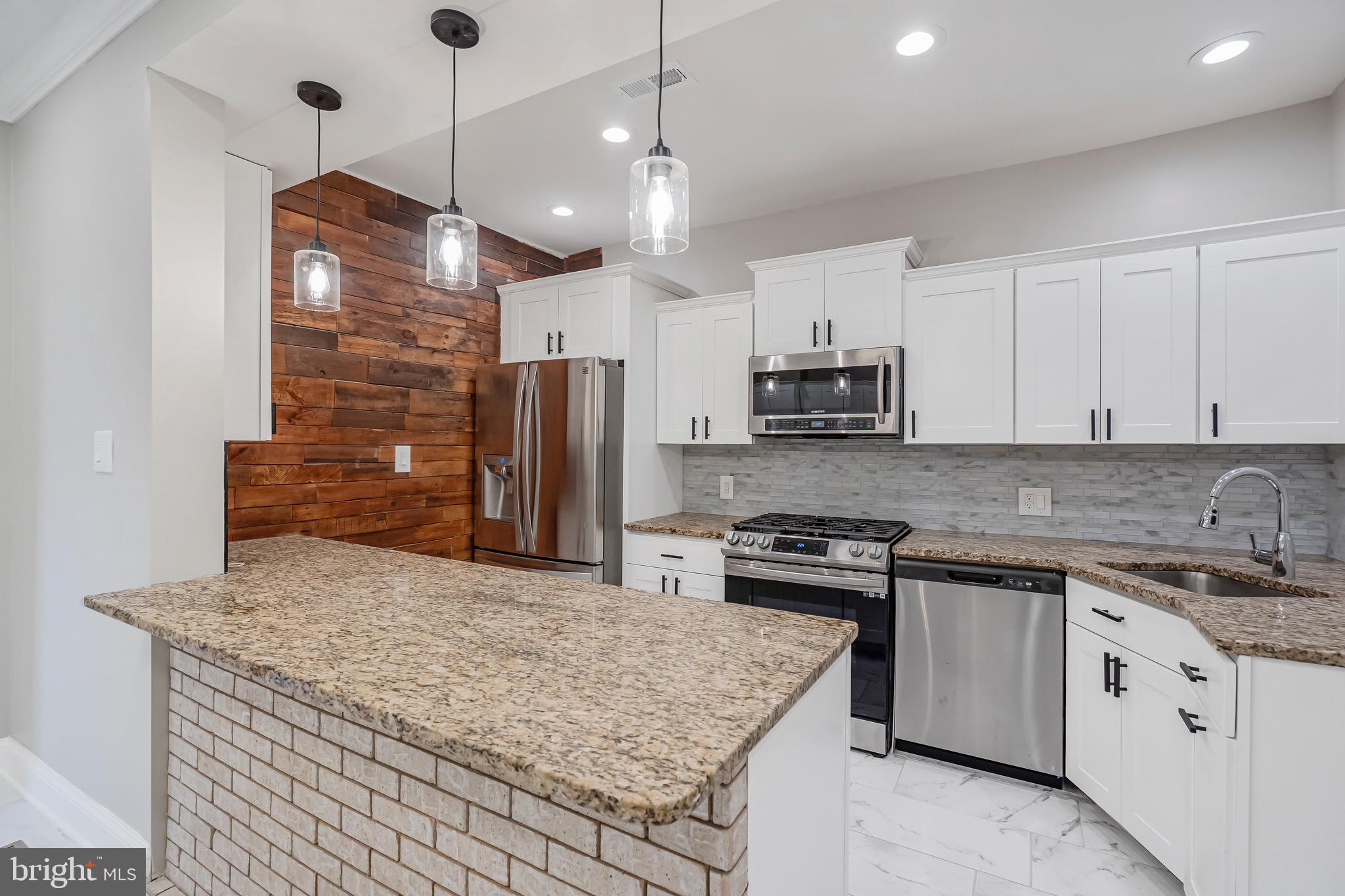 HOMEWOOD - Residential