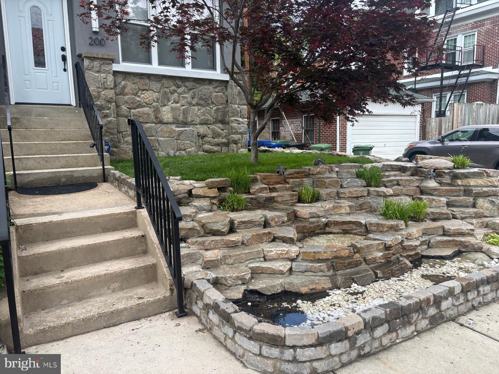 200 W 29TH STREET W