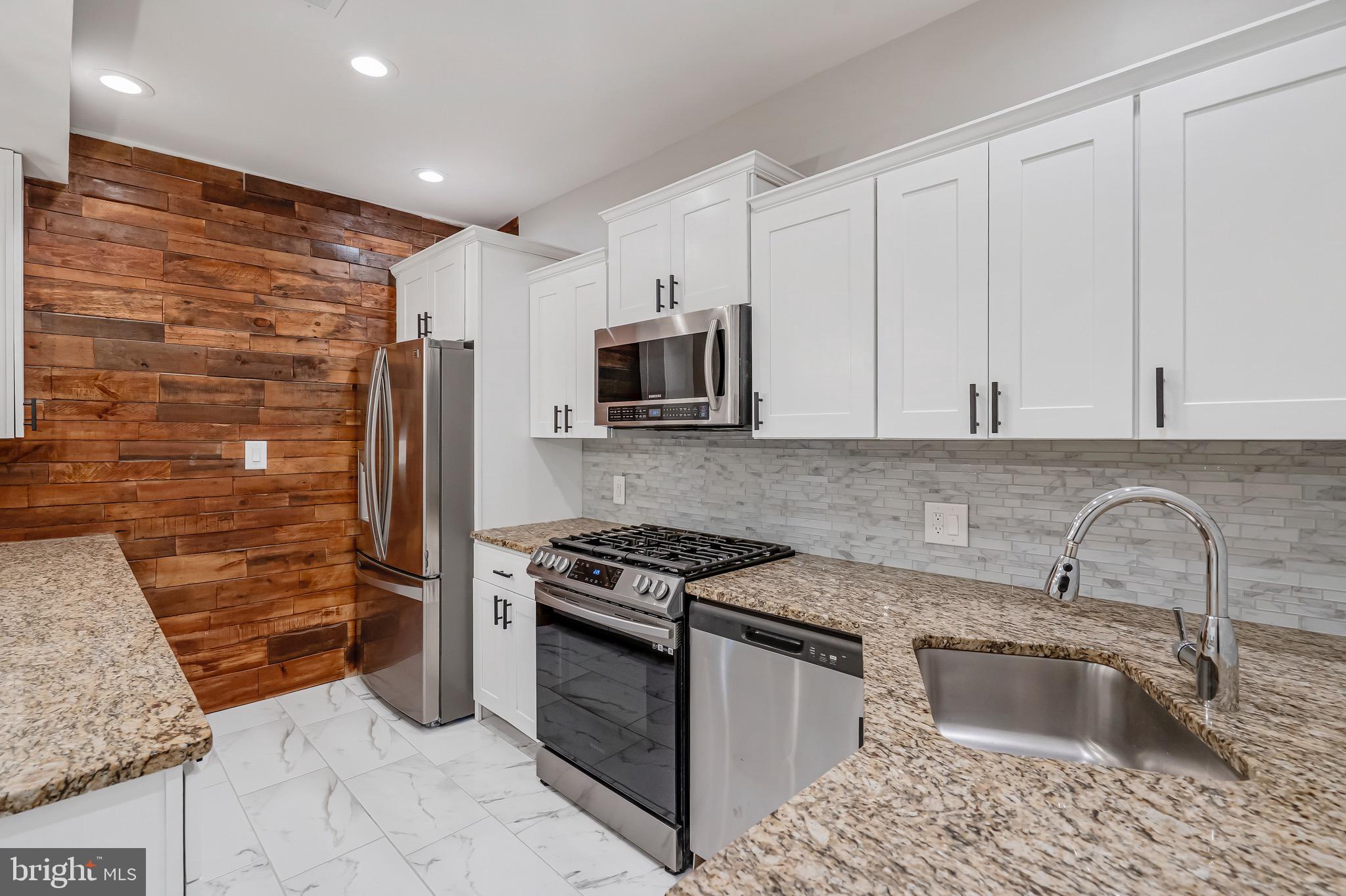 HOMEWOOD - Residential