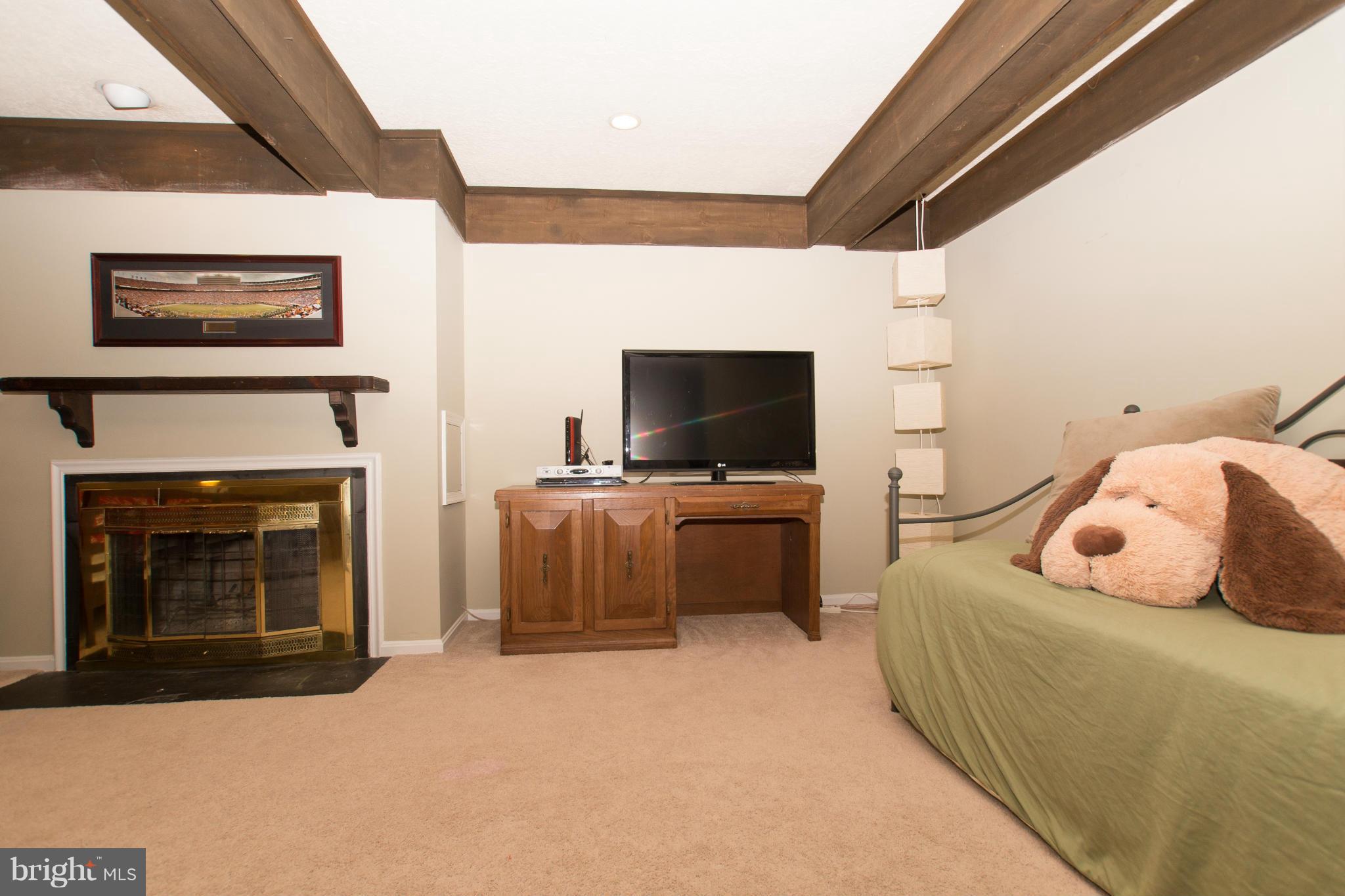 WOODLYNNE COMMUNITY - Residential