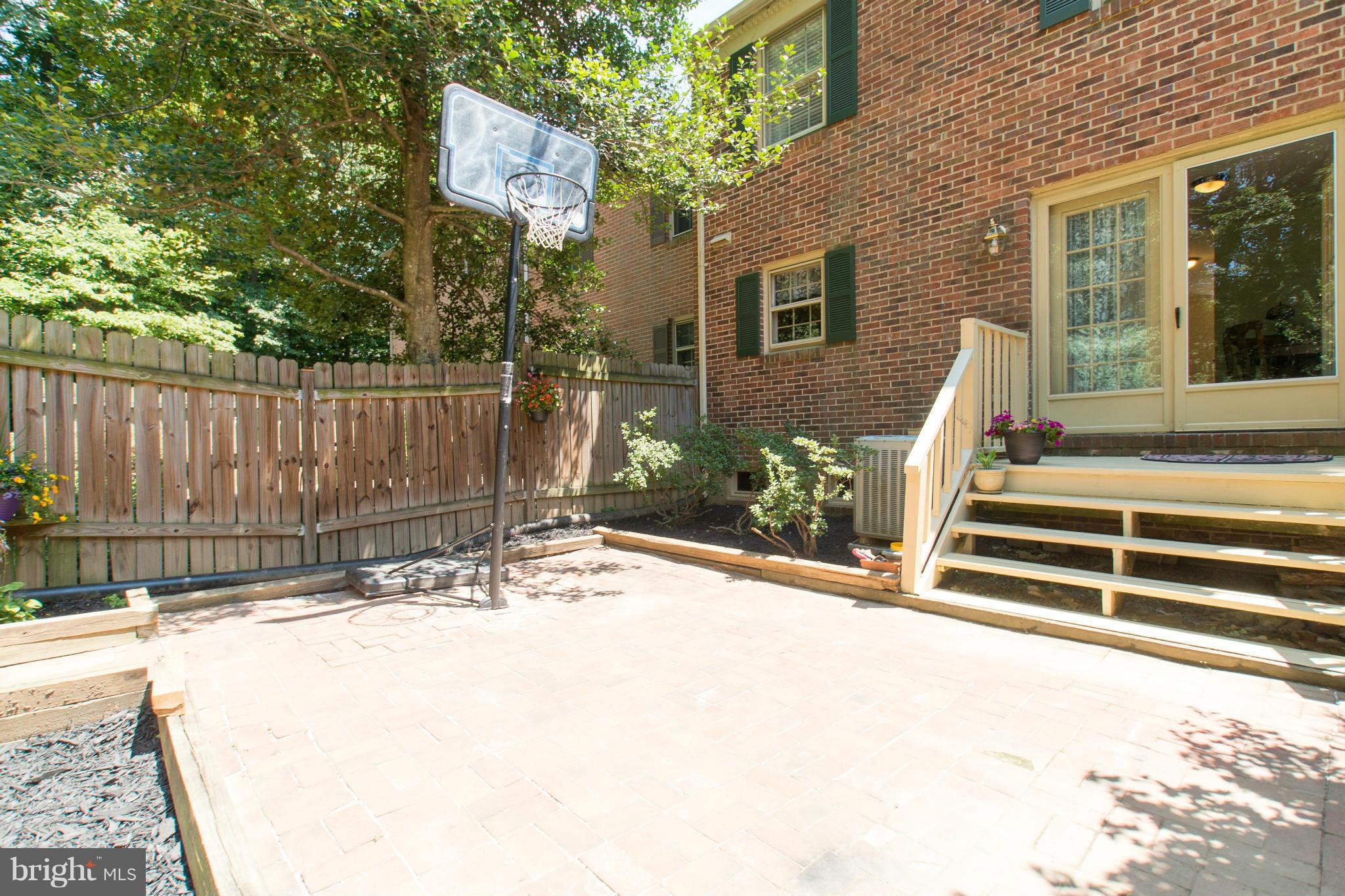 WOODLYNNE COMMUNITY - Residential